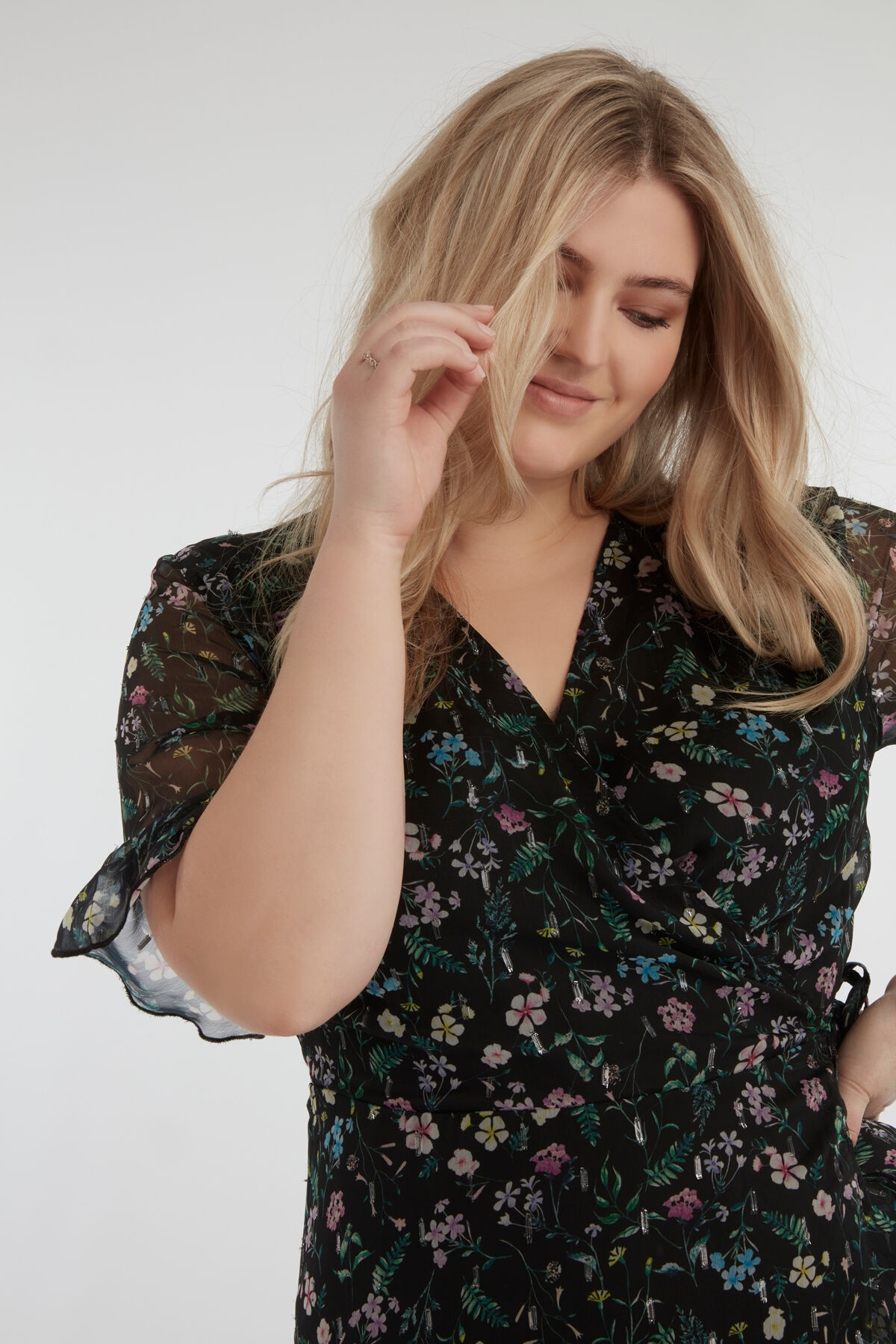 Wickelkleid mit floralem Print und Lurex  image number 4