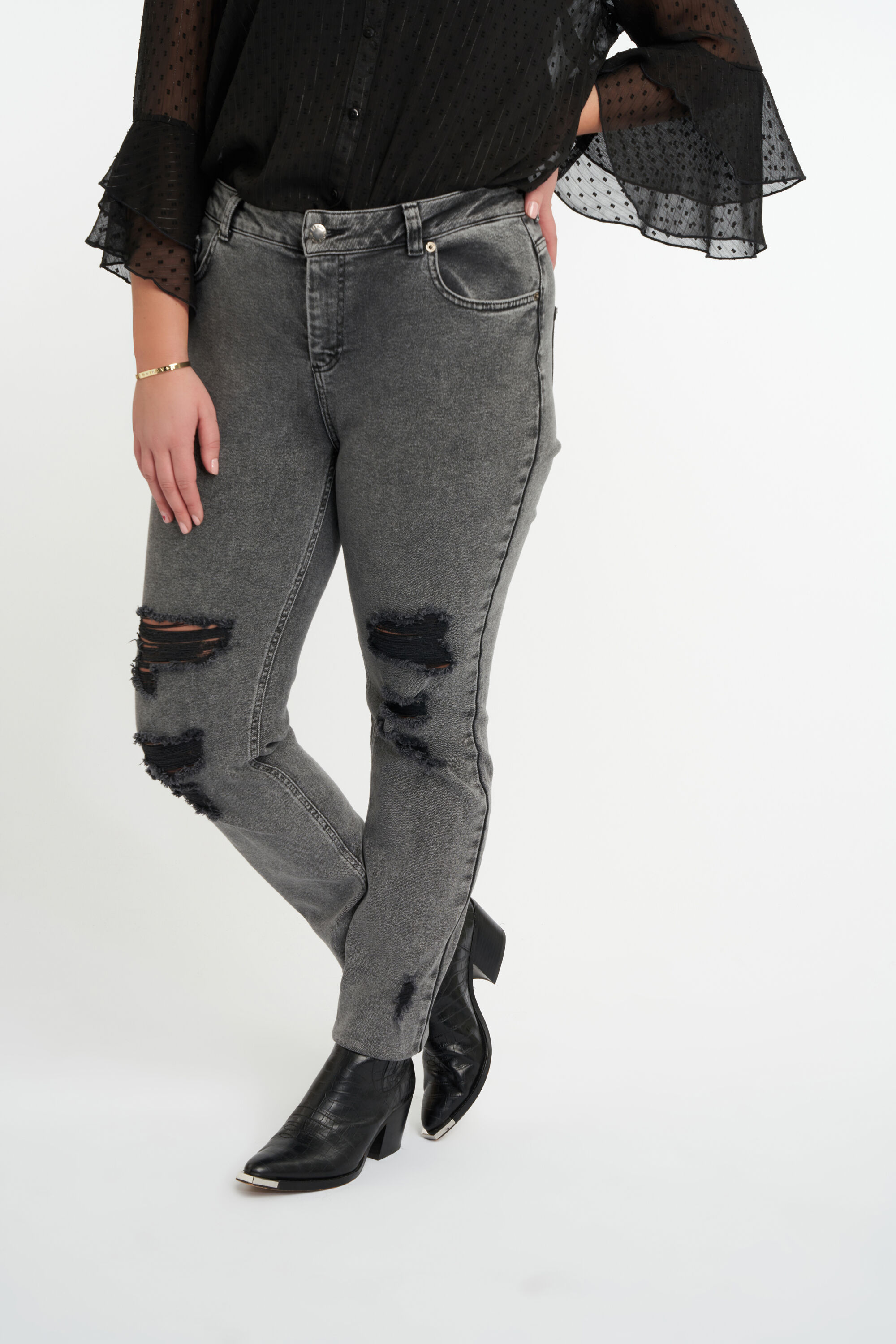 Jeans mit Used-Look image number 4