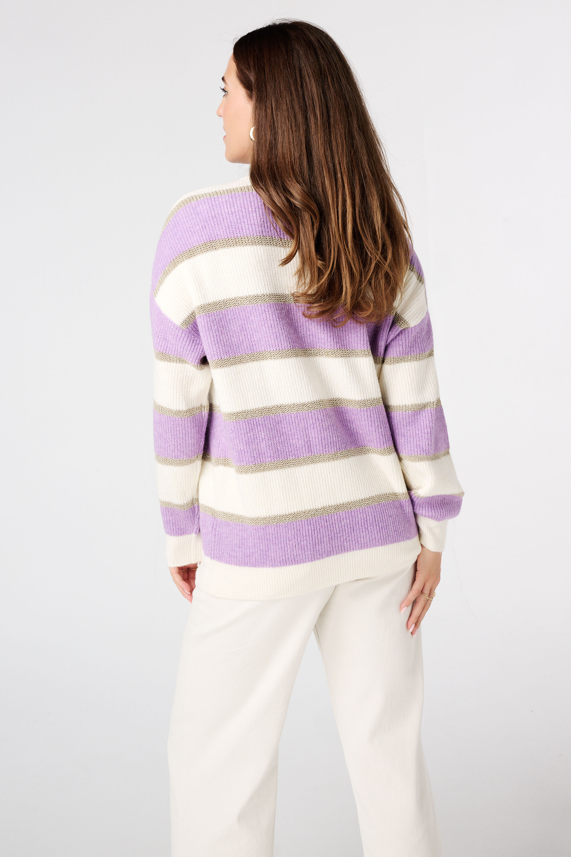 Gestreifter Pullover mit Lurex image number 3