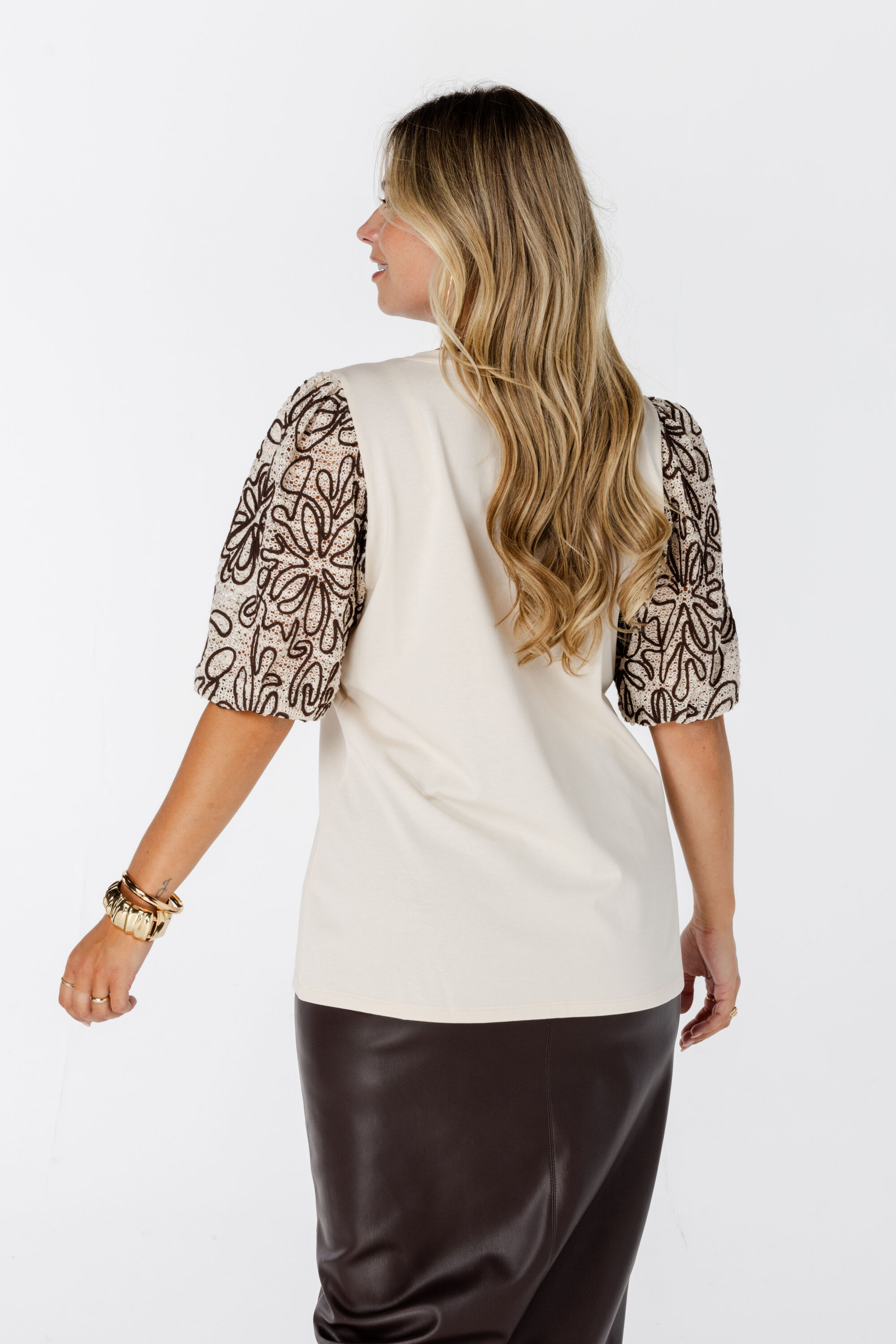 Oberteil mit bestickten &Auml;rmeln image number 3