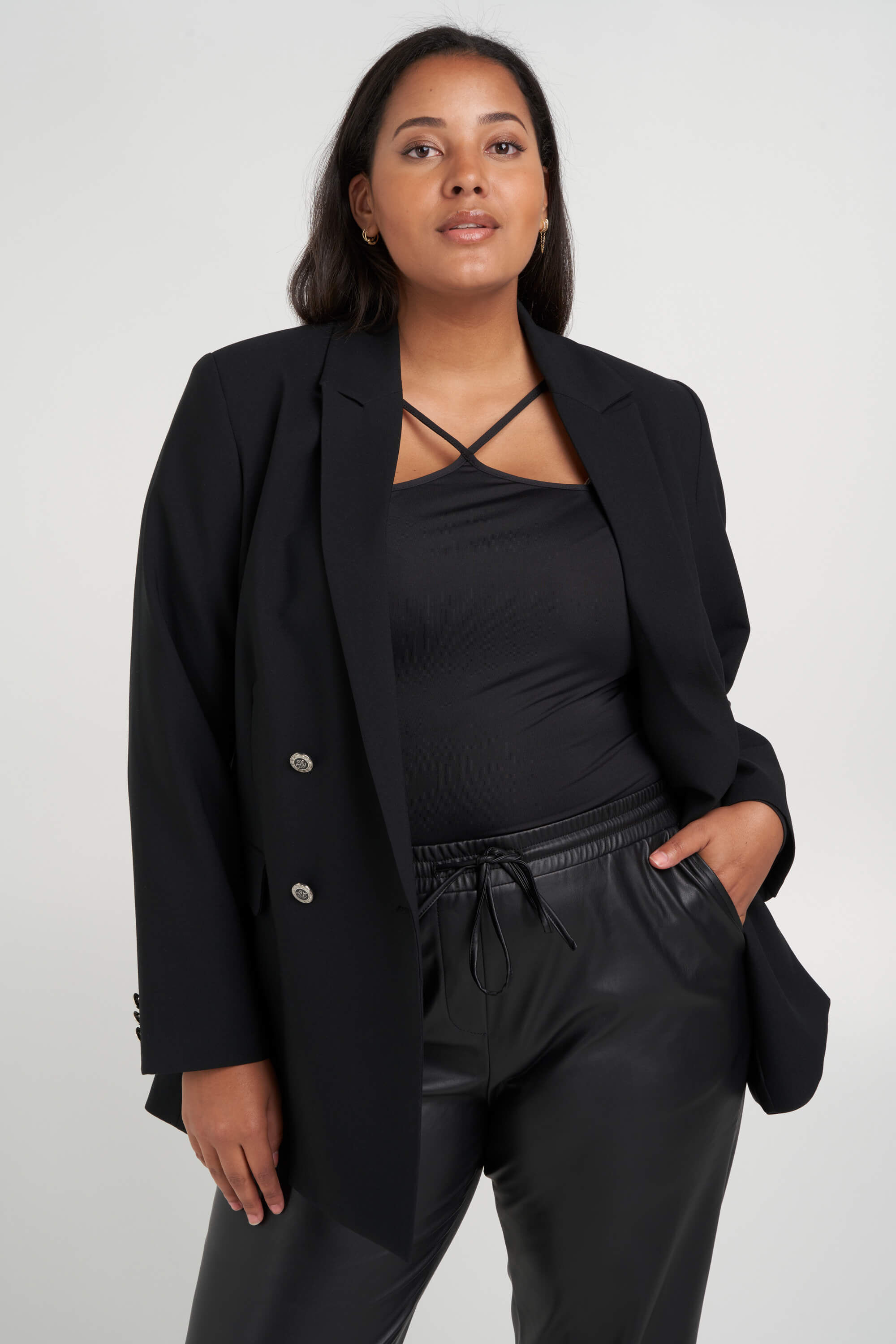 Body mit &uuml;berkreuzten Tr&auml;gern image number 6