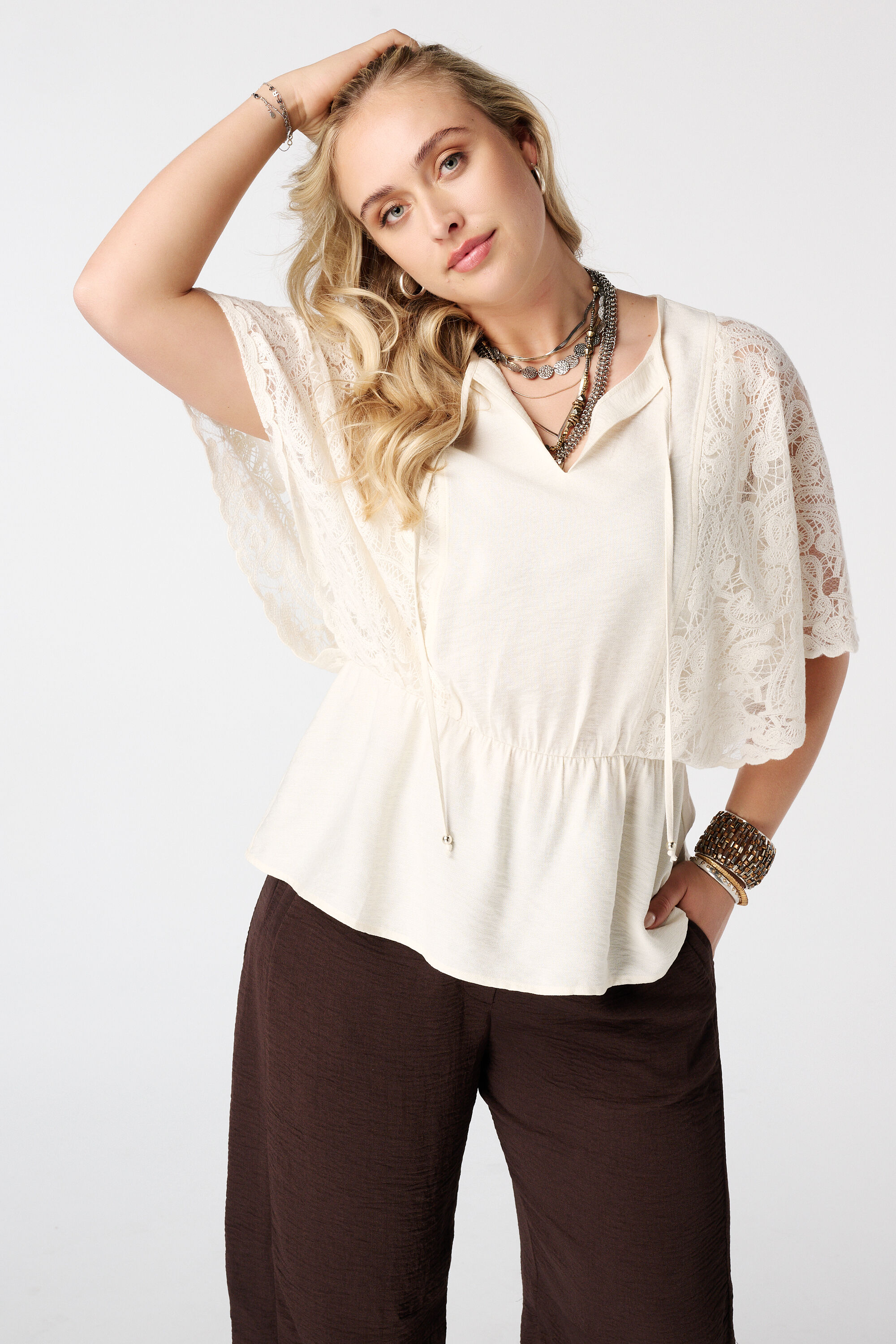 Bluse mit Spitzen&auml;rmeln