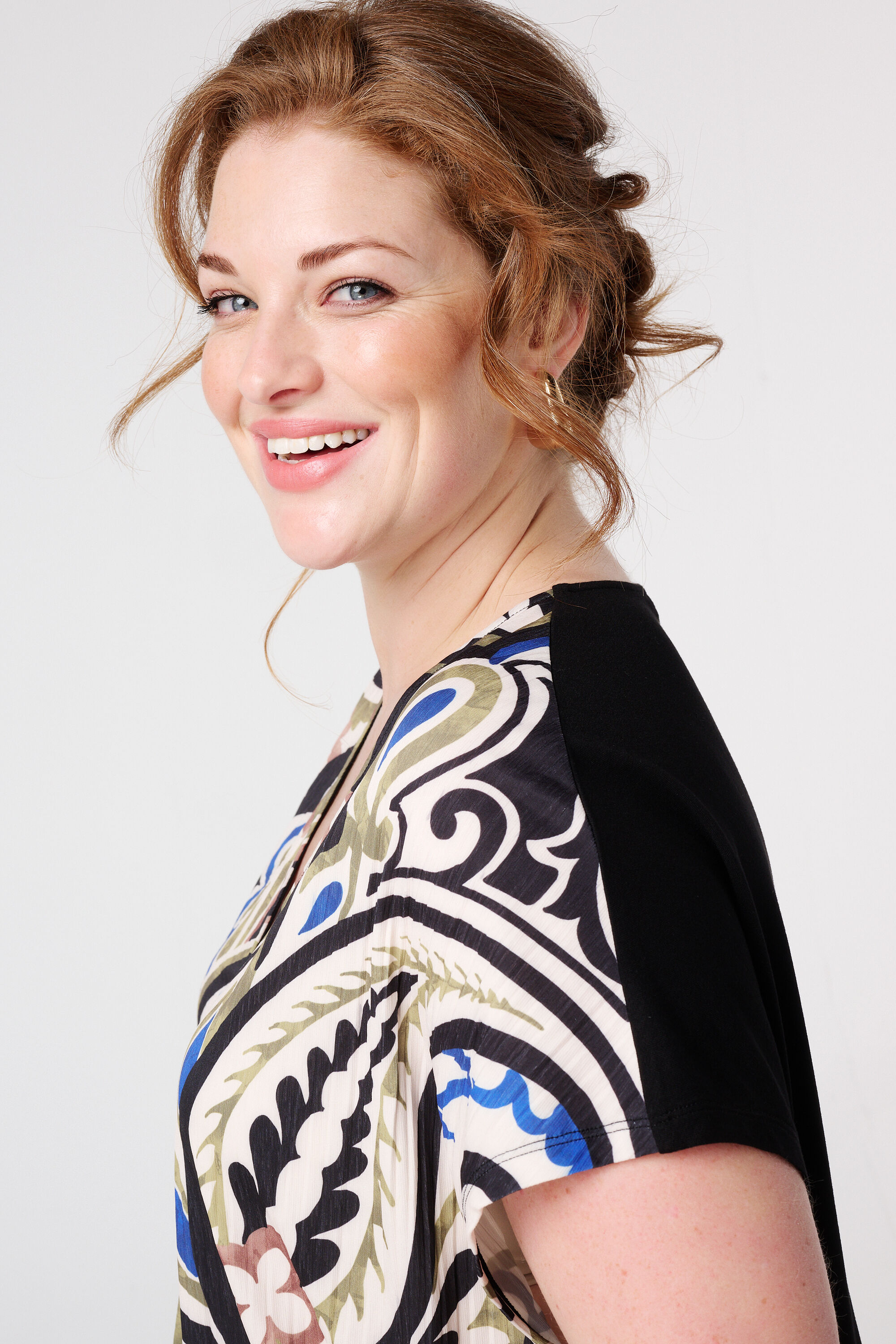 Strukturiertes Oberteil mit V-Ausschnitt image number 4