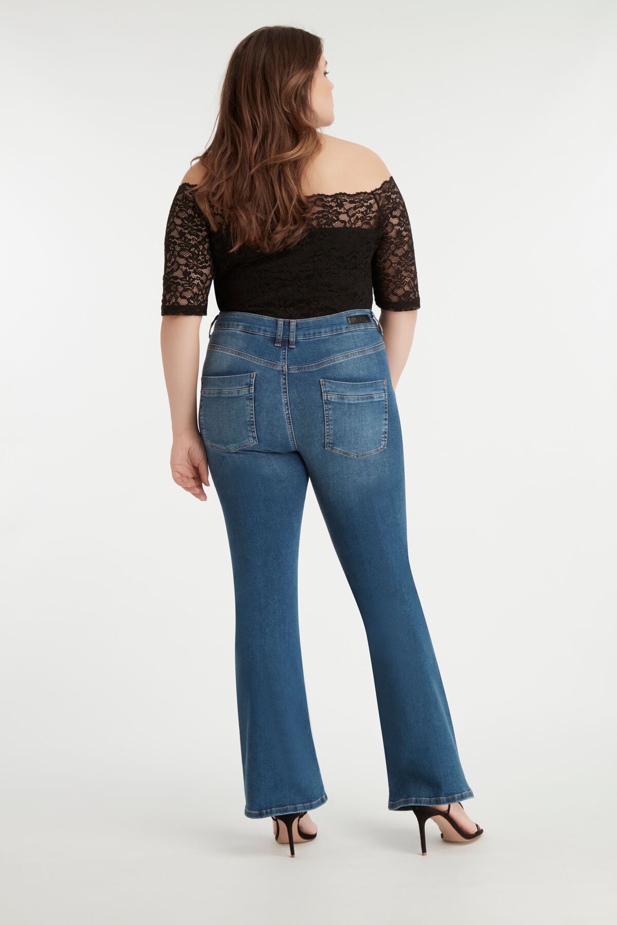Magic Simplicity Flared-Leg SHAPING Jeans image number 6