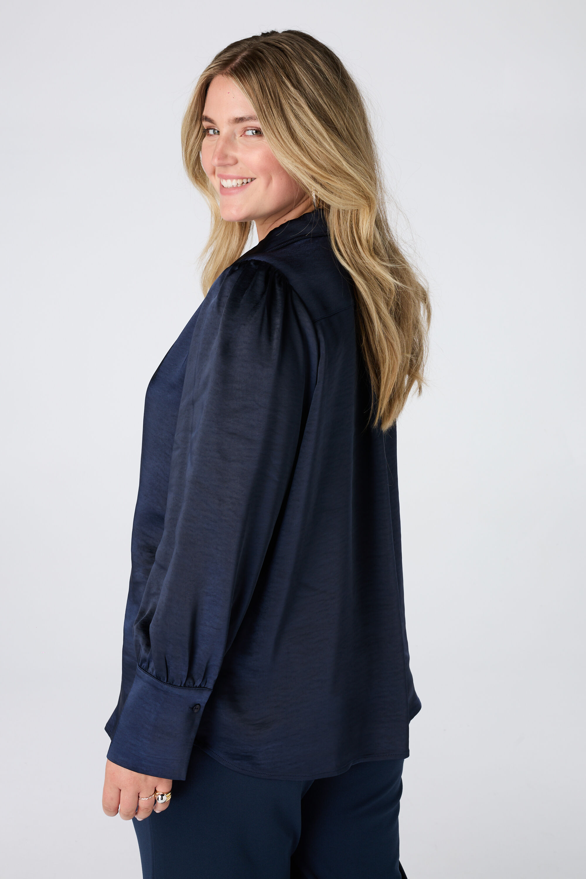 Bluse in Satinoptik image number 3