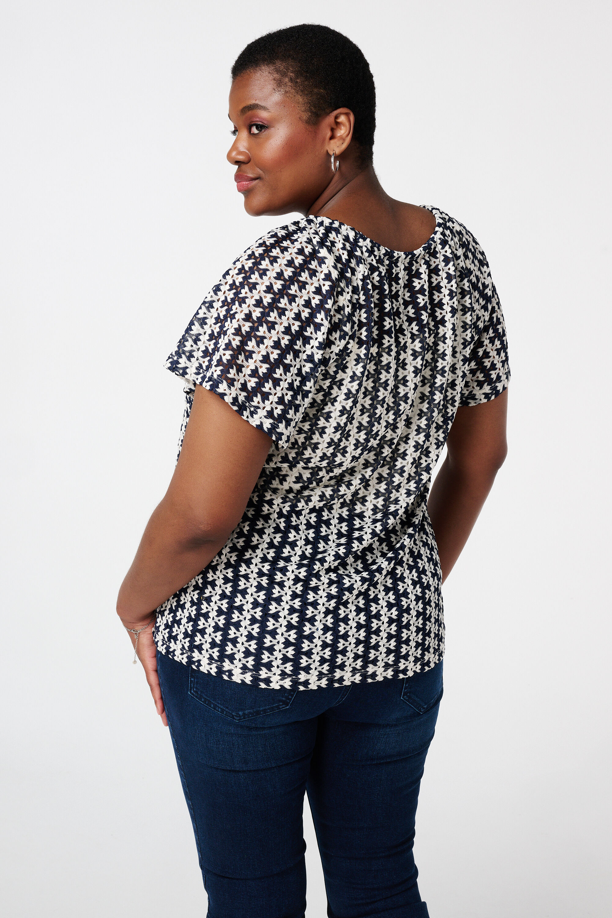 Top mit Schl&uuml;sselloch-Detail image number 3