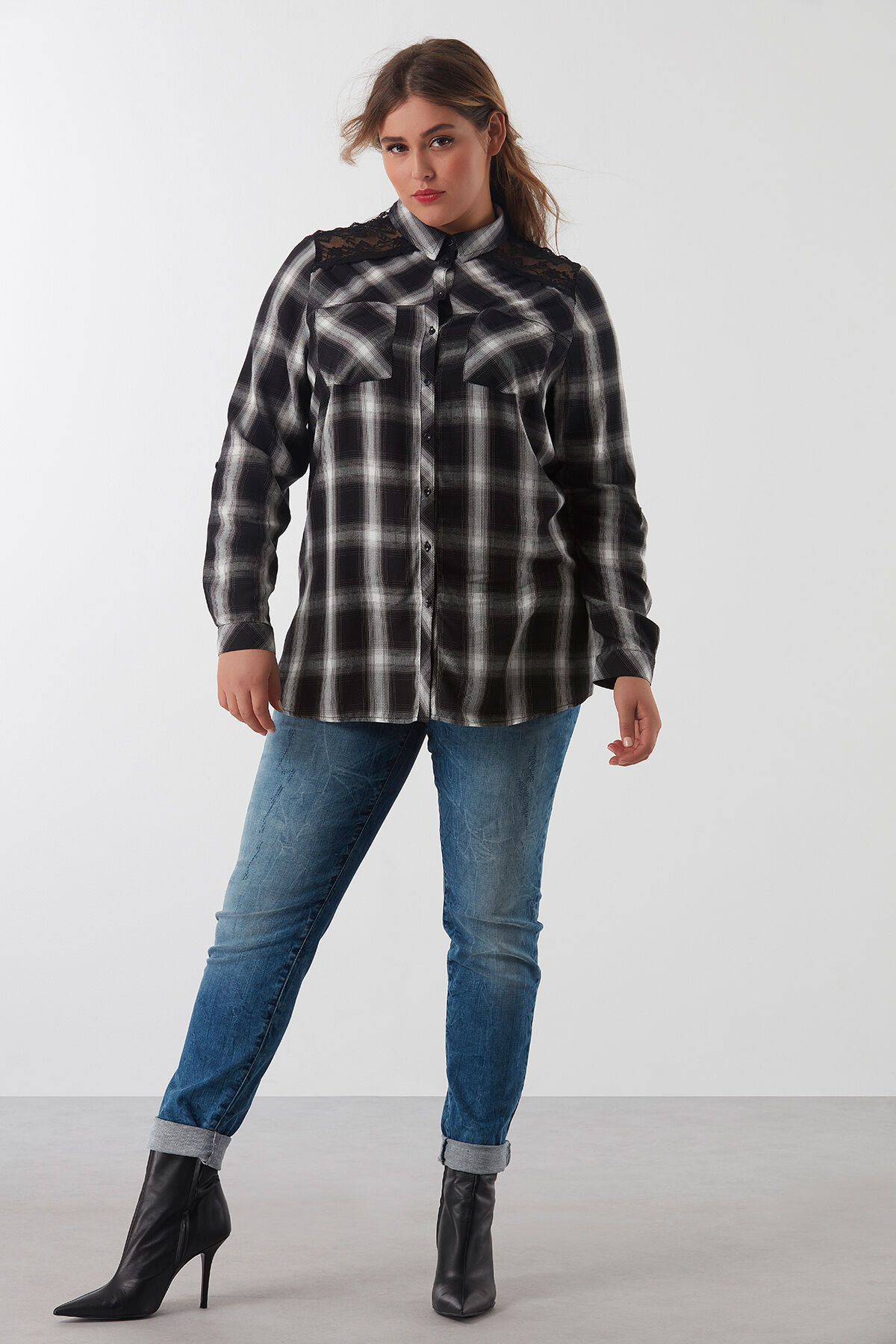 Plaid-Bluse mit Spitze     image number 0