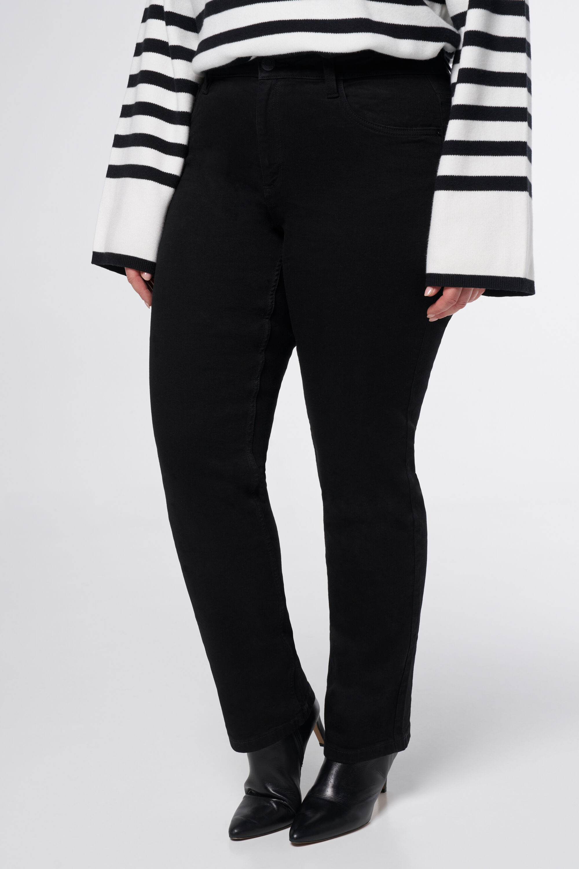 Gerade geschnittene Jeans LILY image number 5