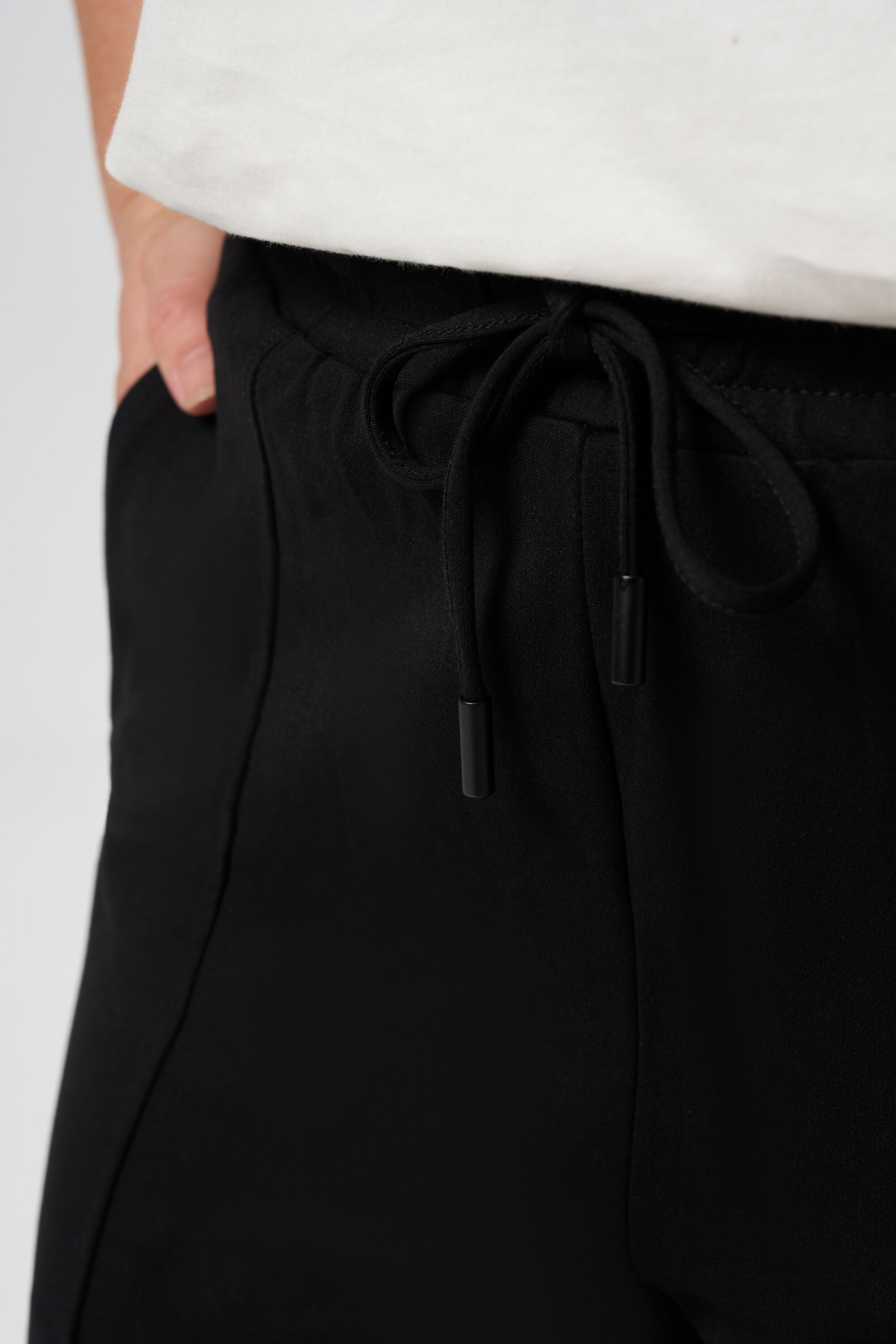 Weit geschnittene Jogginghose  image number 4