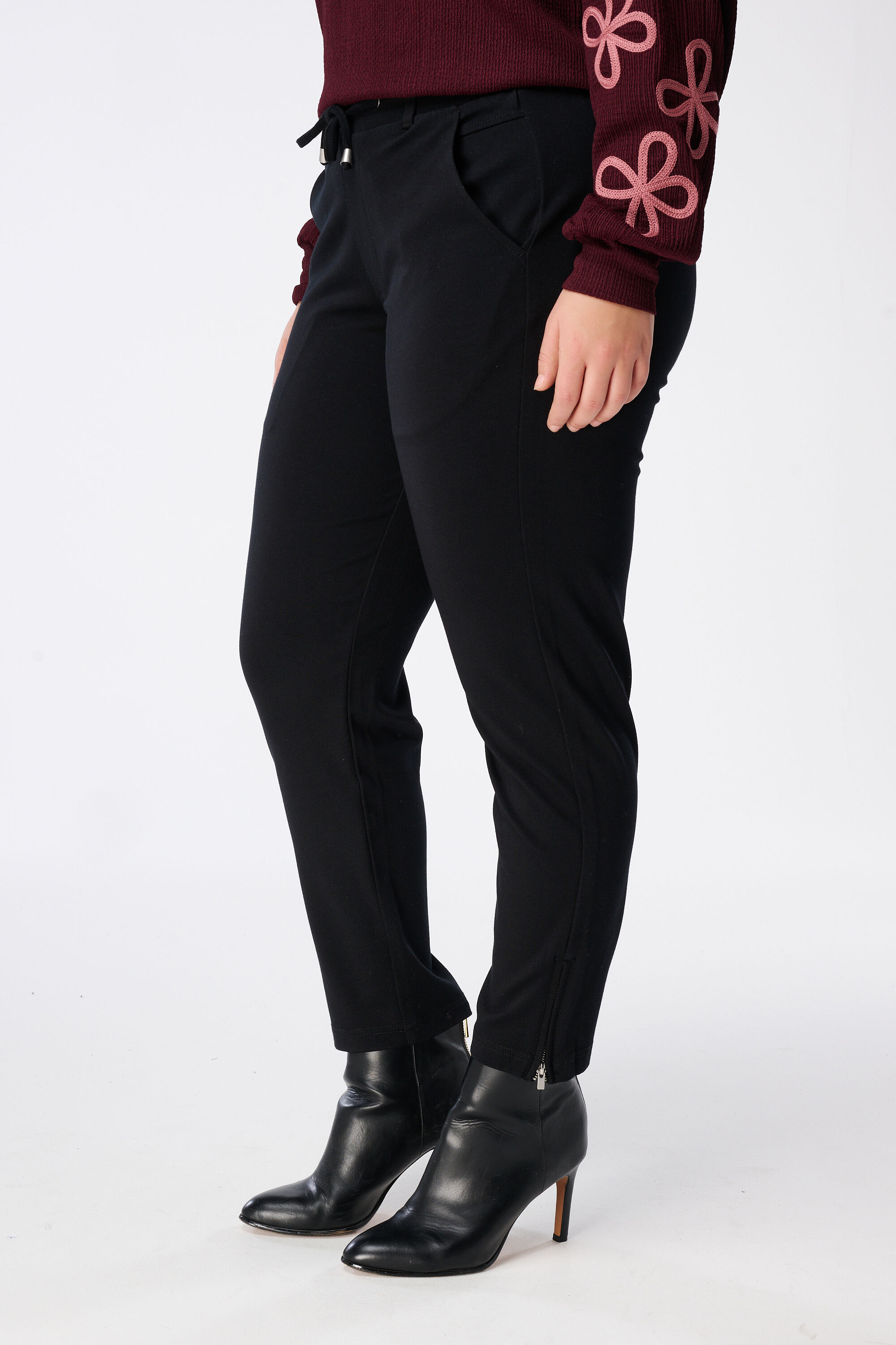 Hose mit Kordelzug image number 4