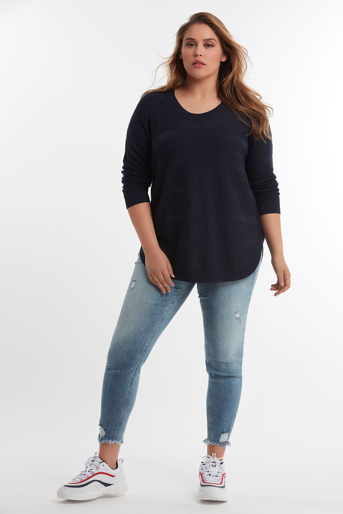 Skinny-Leg Jeans  image number 4