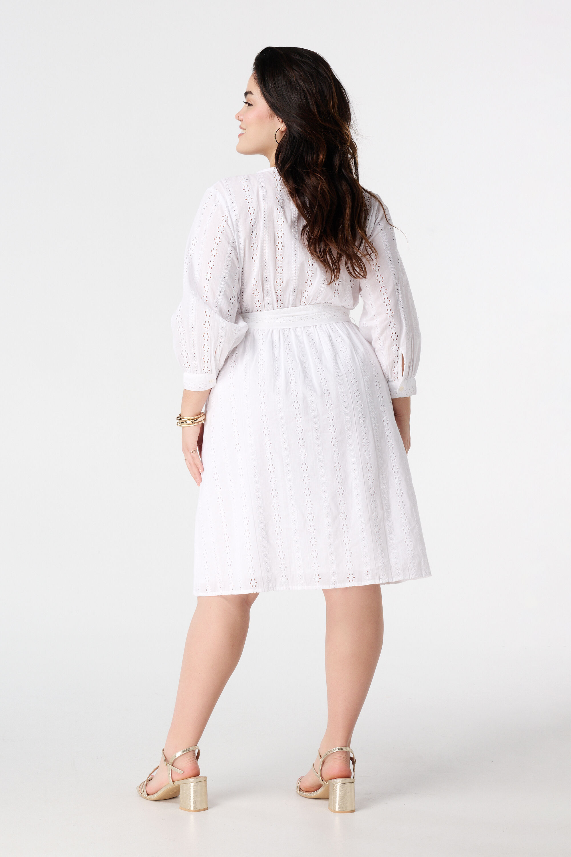 Kleid mit Lochstickerei  image number 3