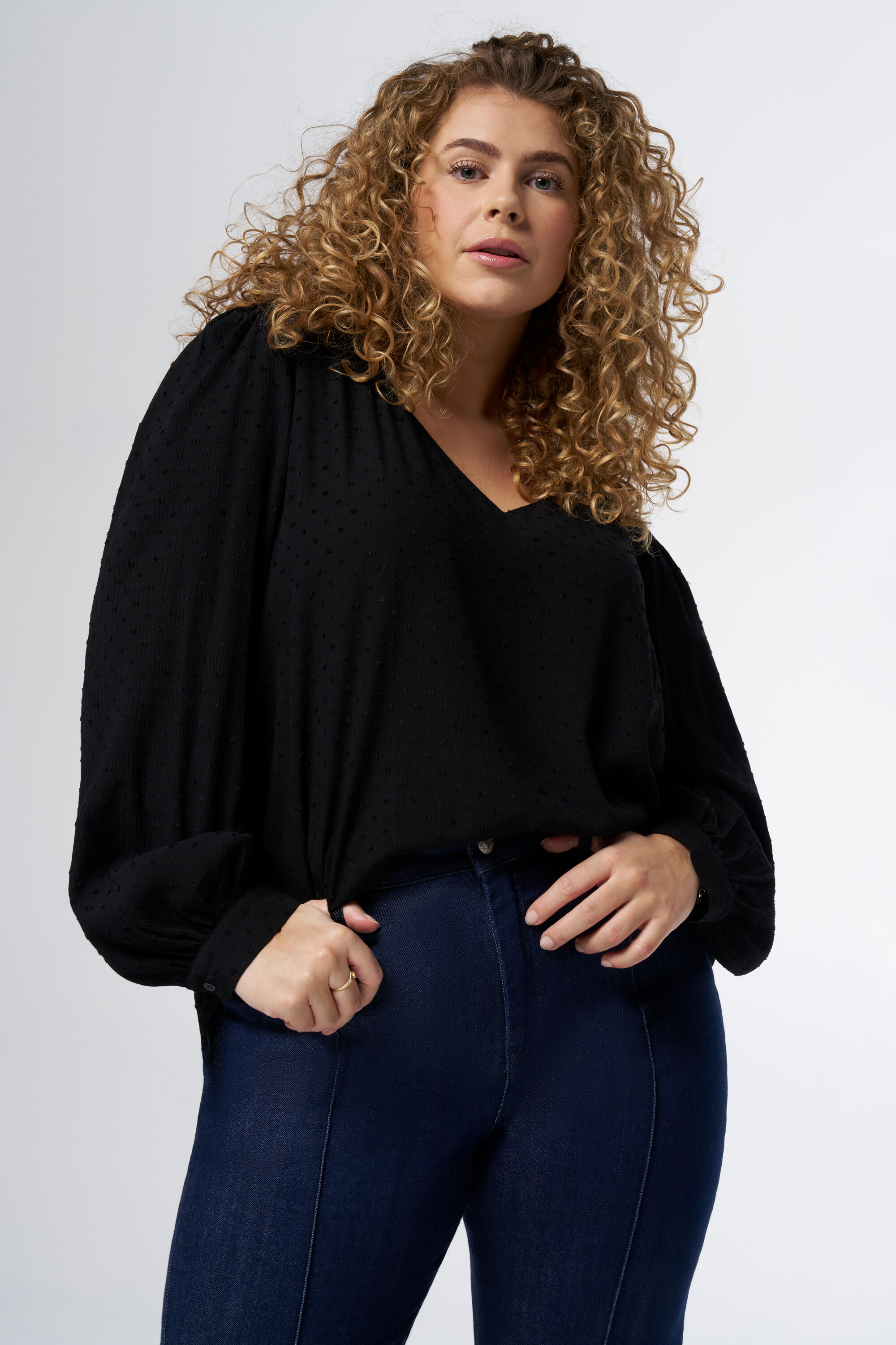 Bluse mit Verzierungen und Puff&auml;rmeln  image number 6