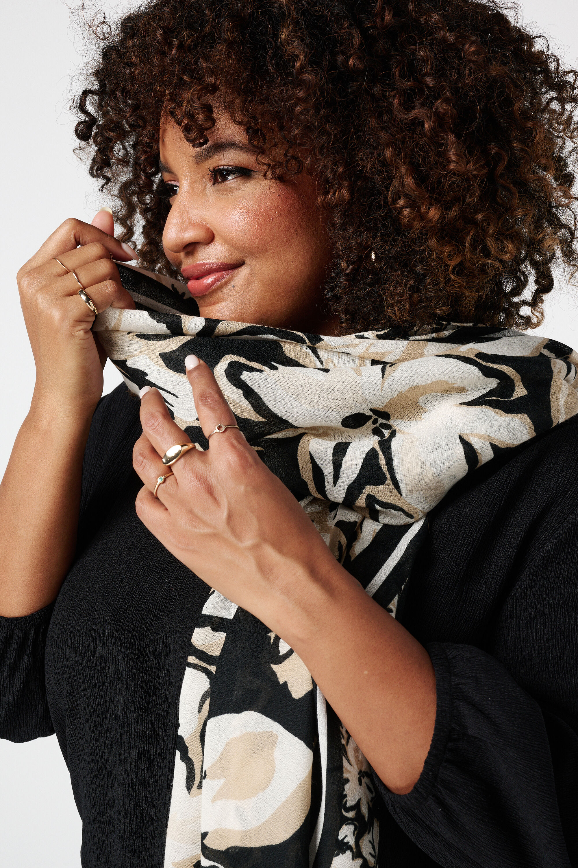 Schal mit Blumen-Print image number 2