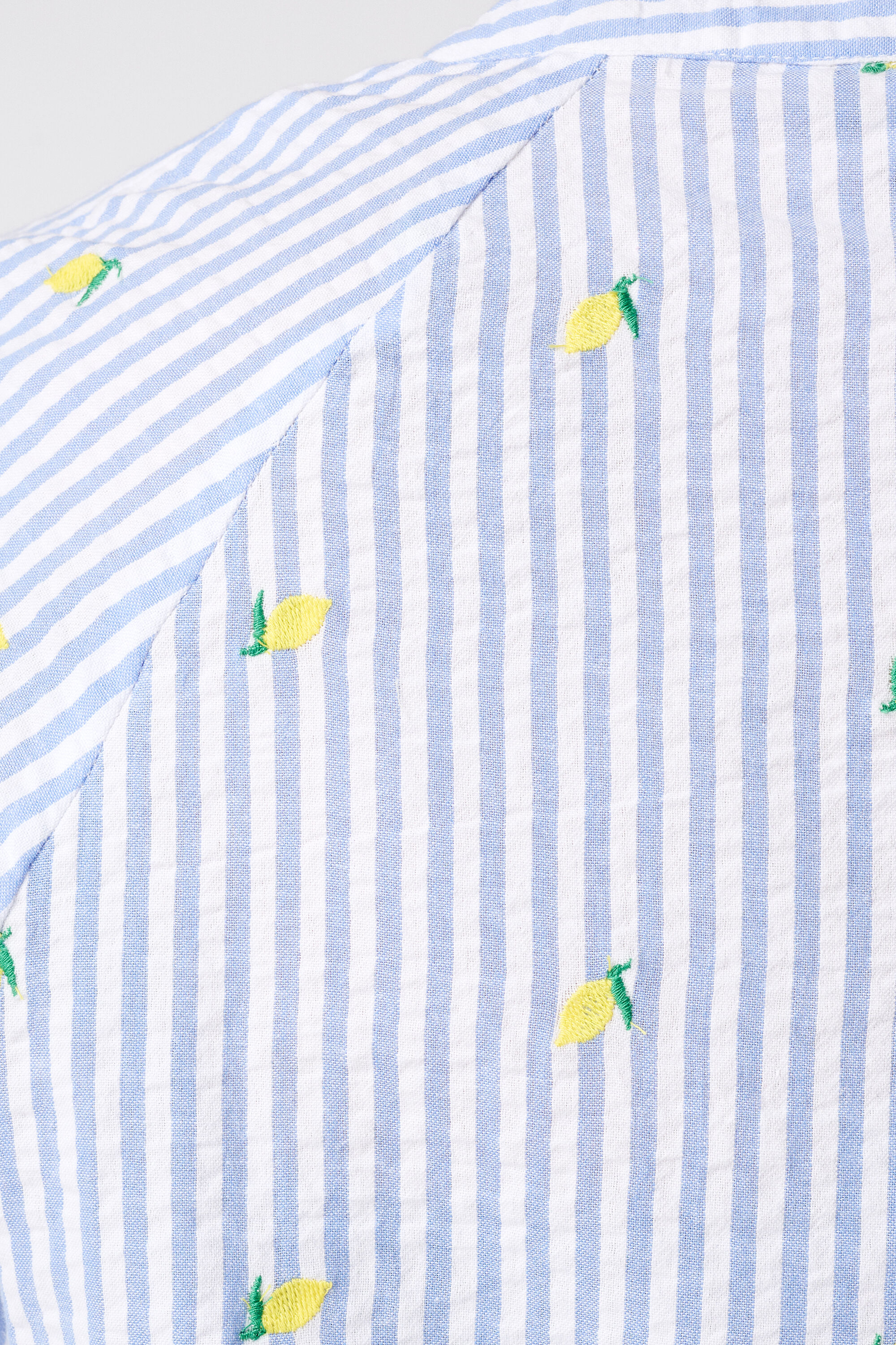 Gestreifte Bluse mit Print image number 6