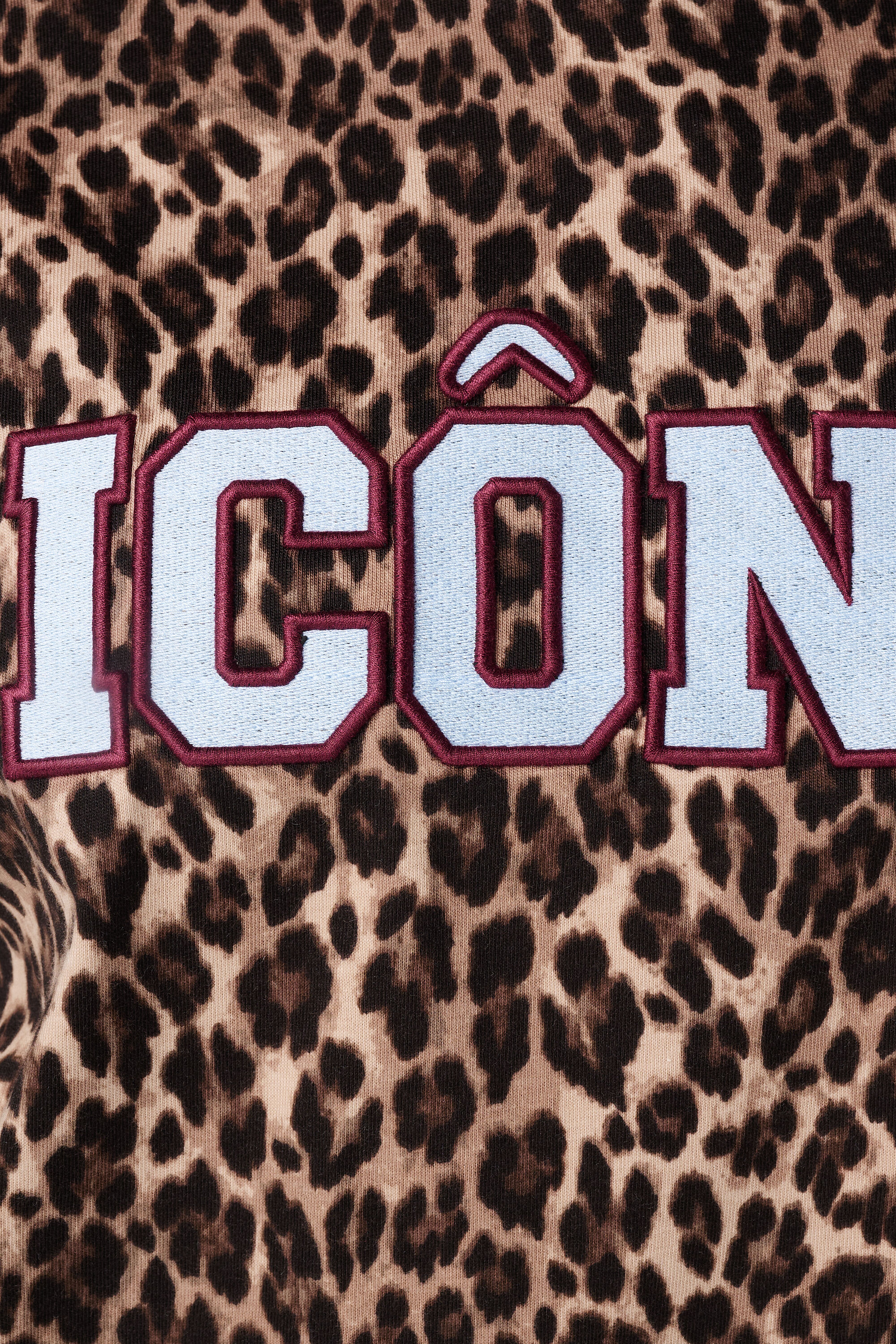 T-Shirt mit Tierprint image number 6