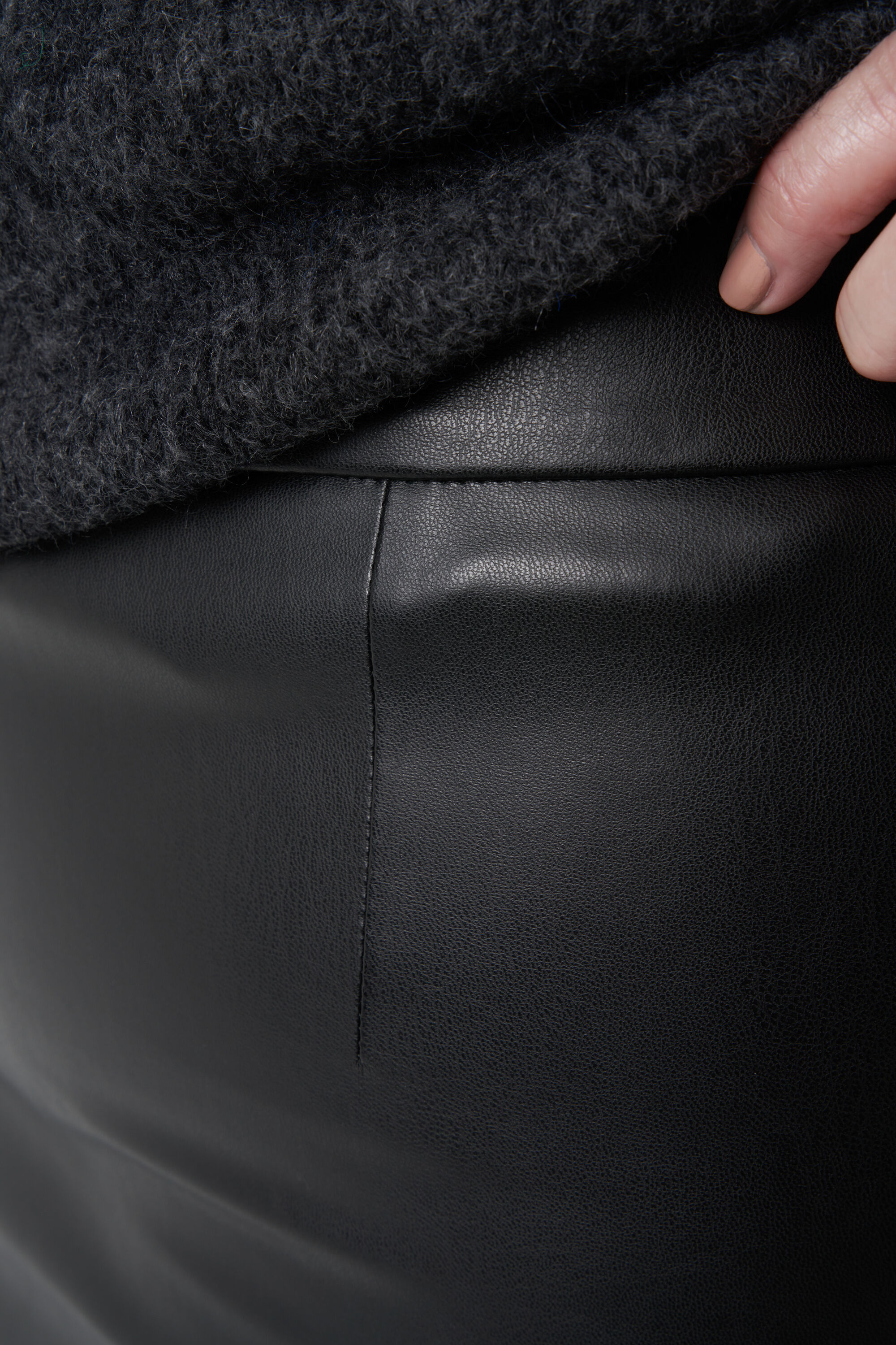 Kunstleder-Rock image number 5