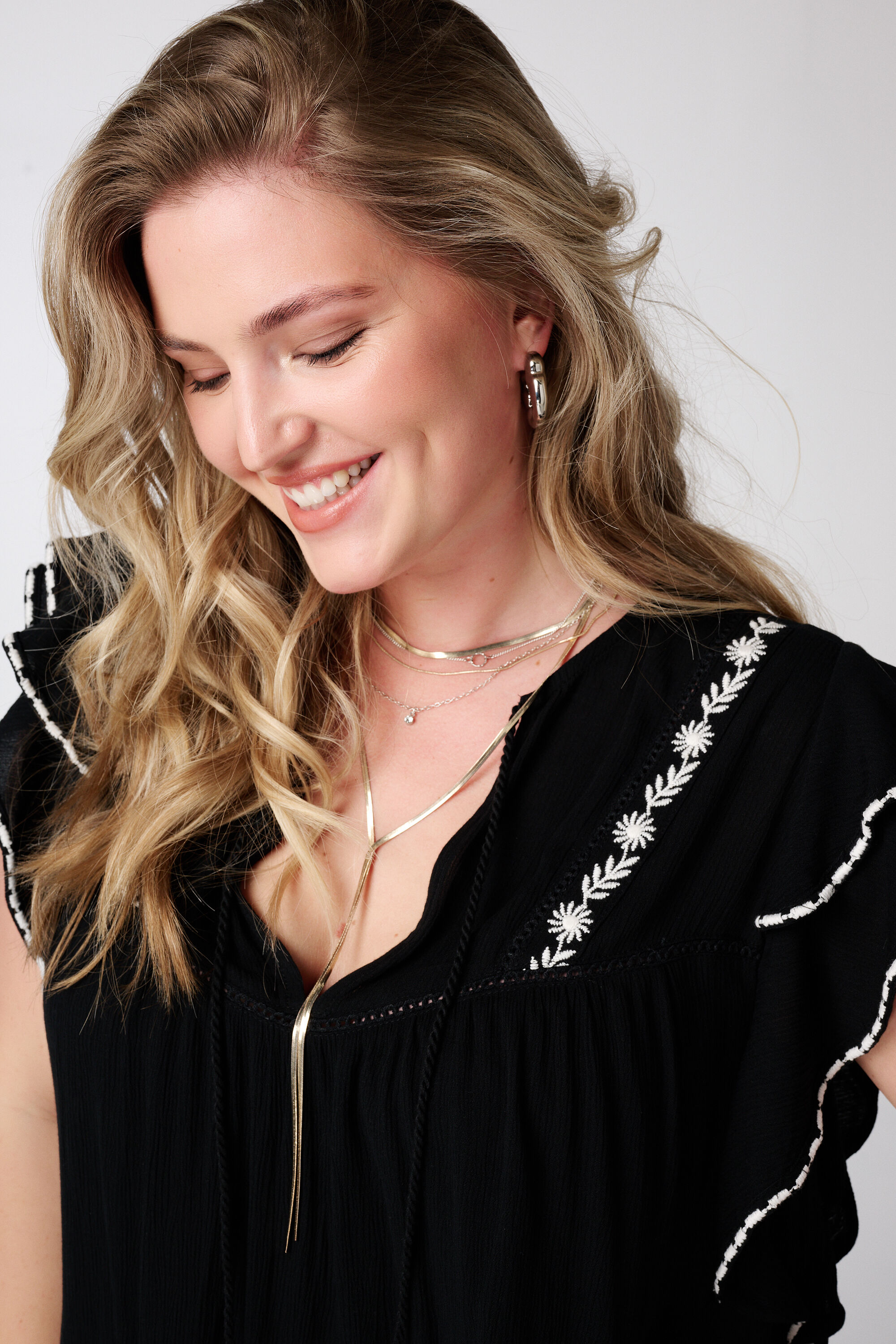 Bluse mit kurzen R&uuml;schen&auml;rmeln image number 4