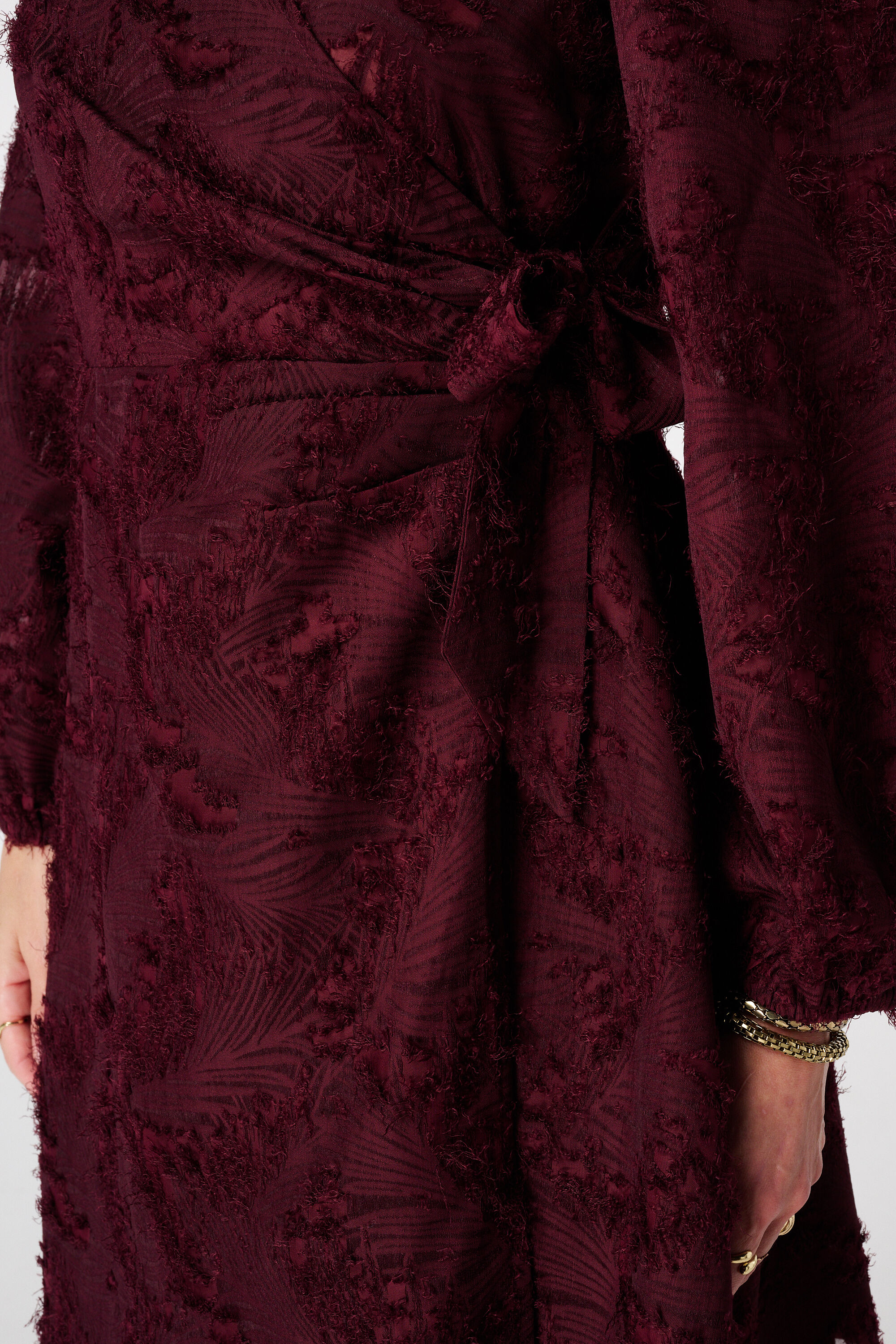 Kleid mit Spitzenstruktur und Wickeloptik image number 6