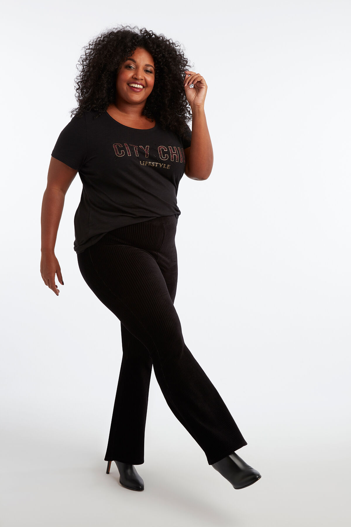 T-Shirt mit Text-Print image number 4