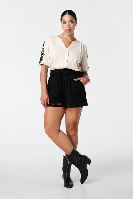Shorts mit Stickereien Shorts mit Stickereien