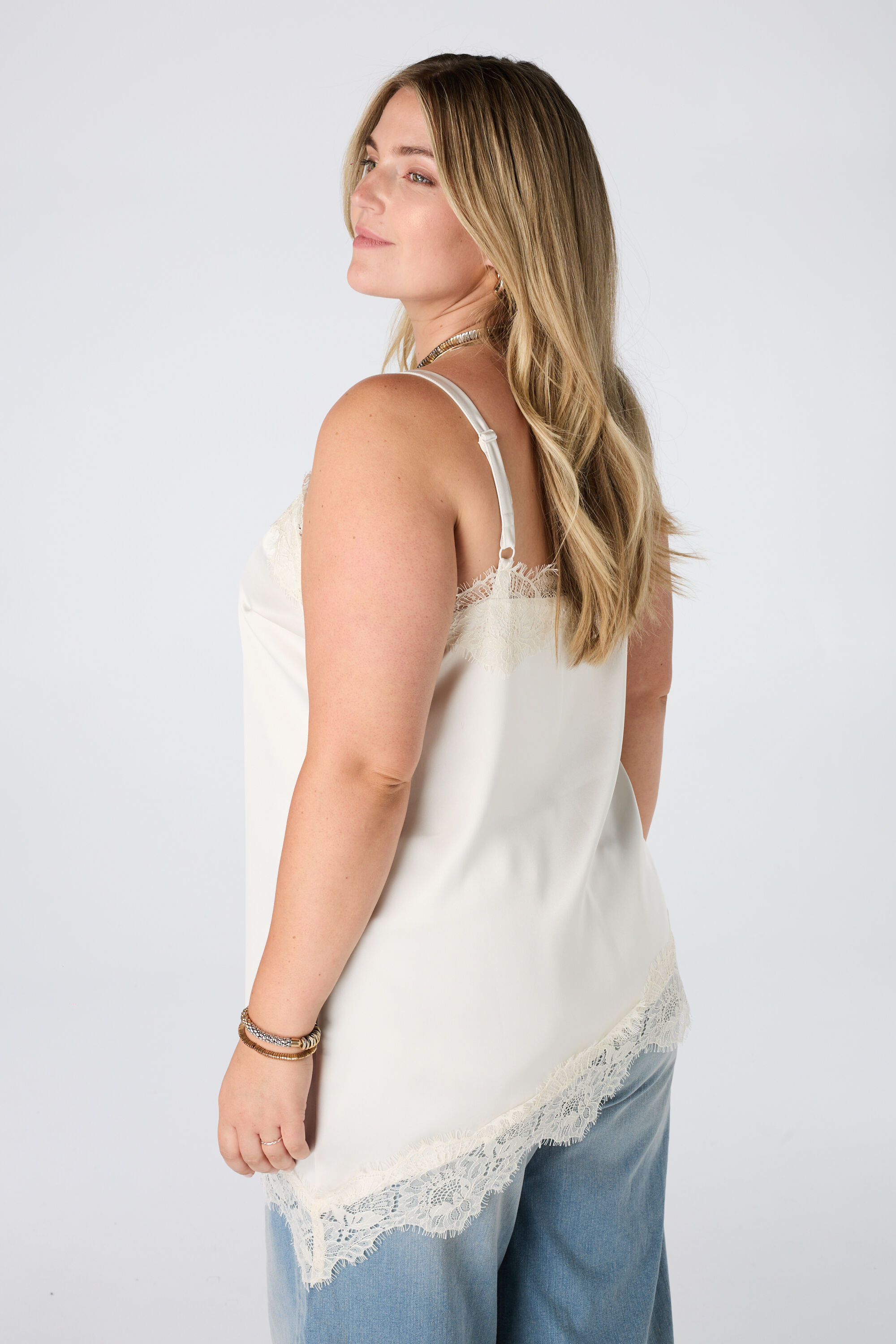 Asymmetrische Bluse mit Spitze image number 3