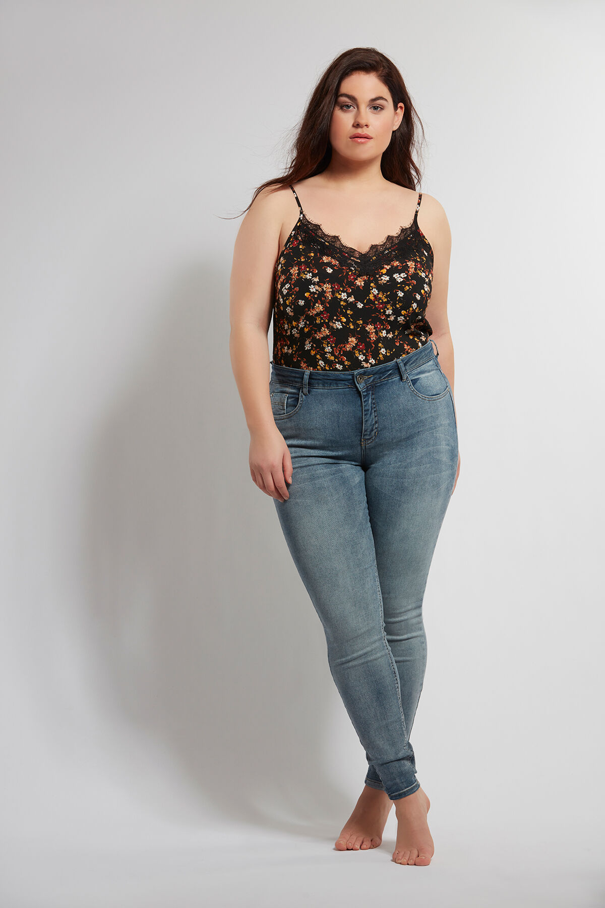 &Auml;rmellose Bluse mit Spitze image number 3