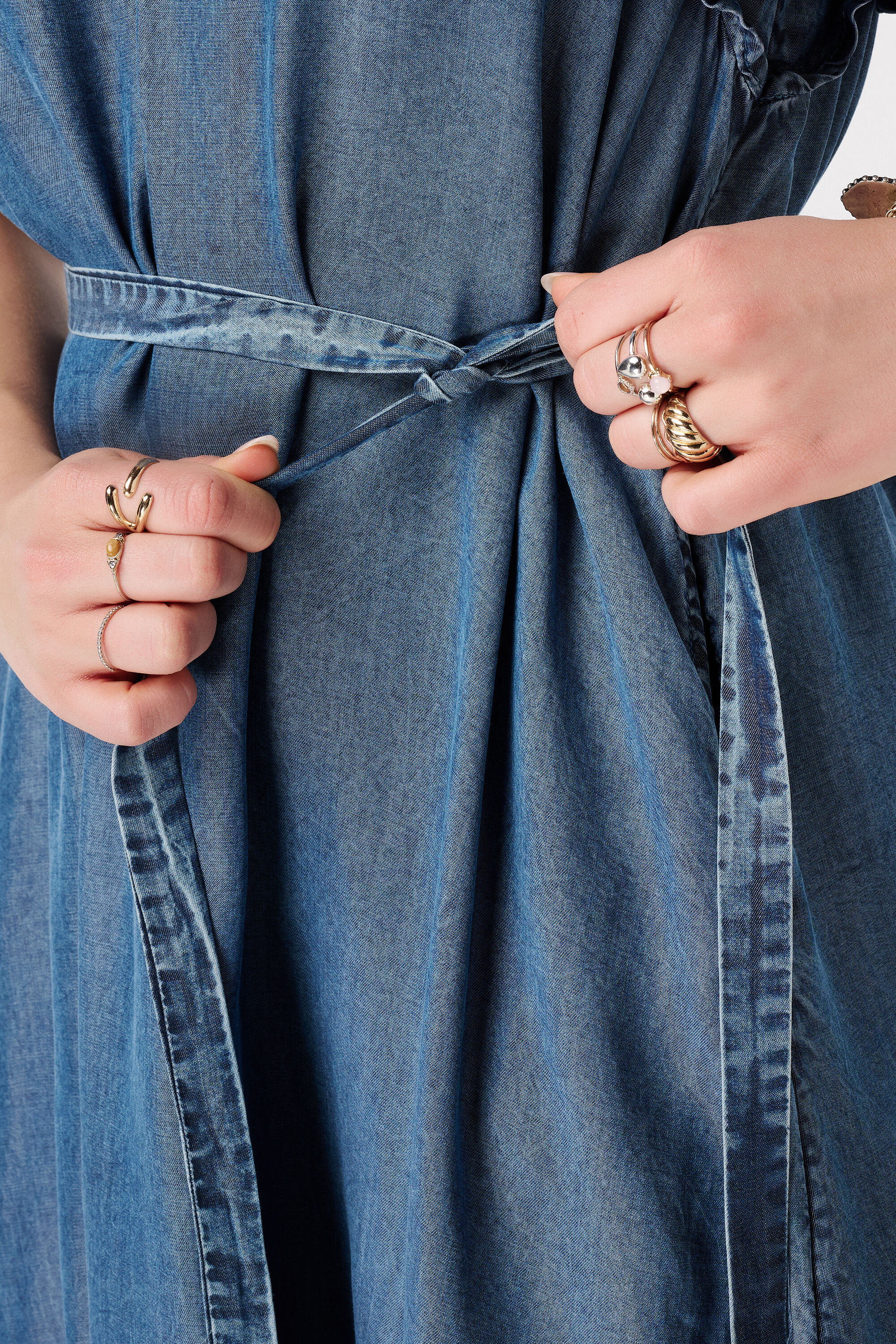 Jeanskleid mit G&uuml;rtel image number 6