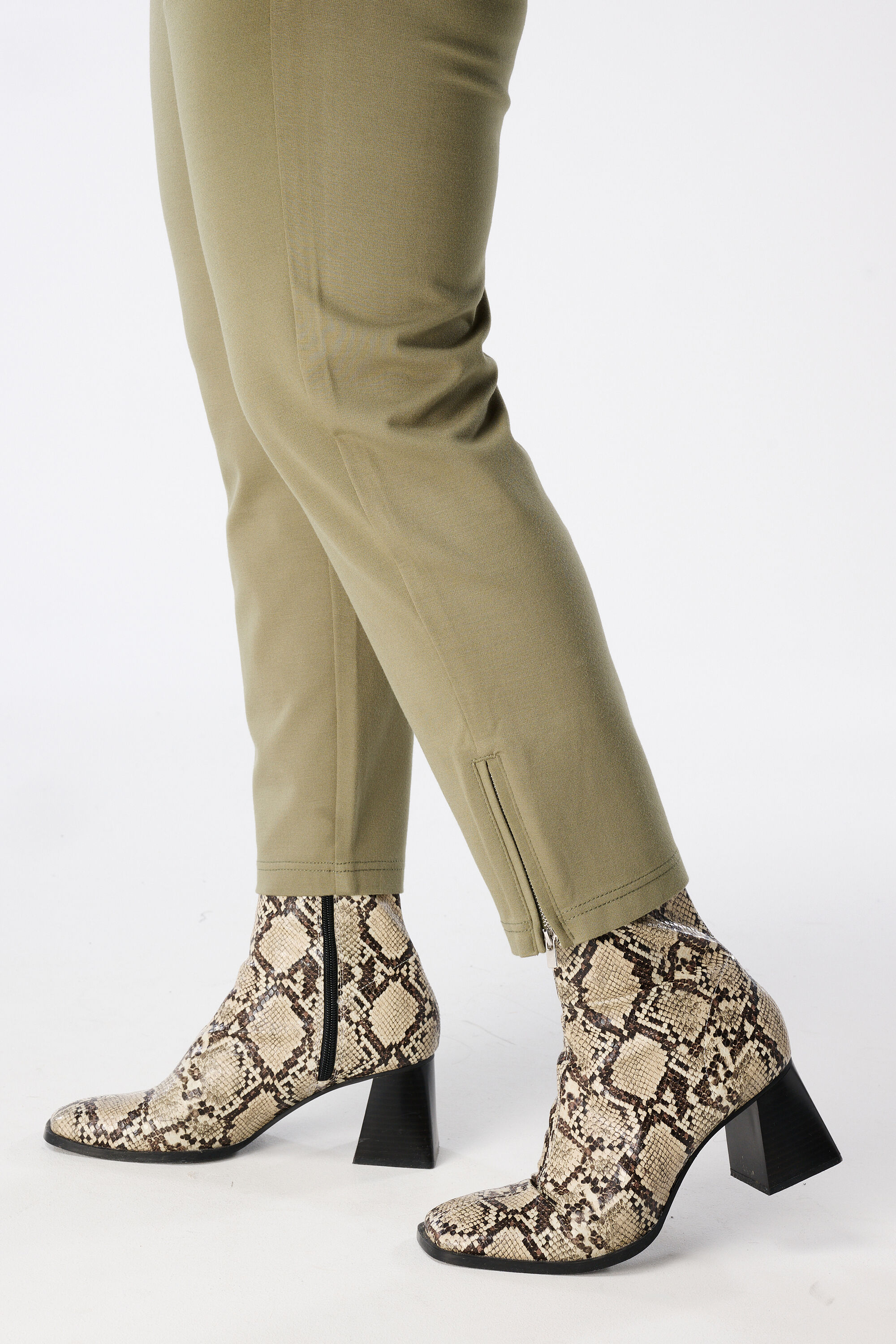 Hose mit Kordelzug image number 5