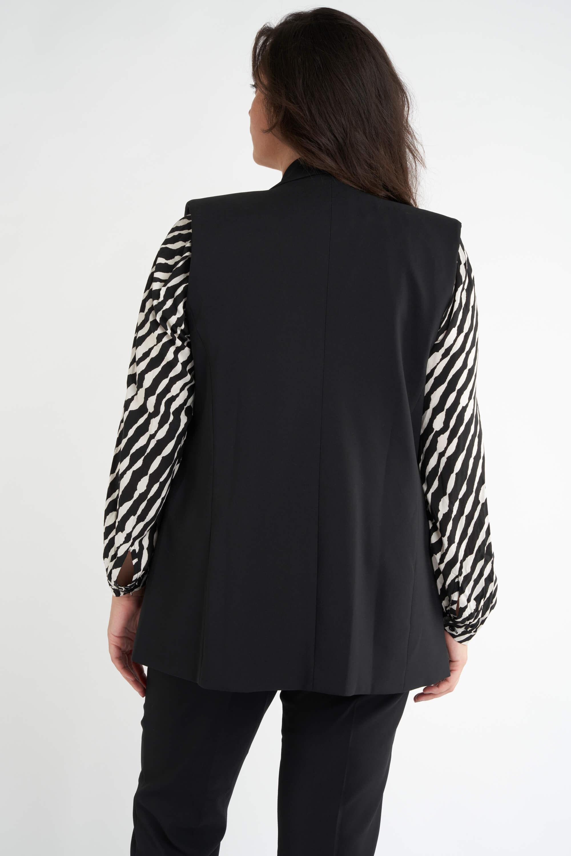 Weste  image number 4