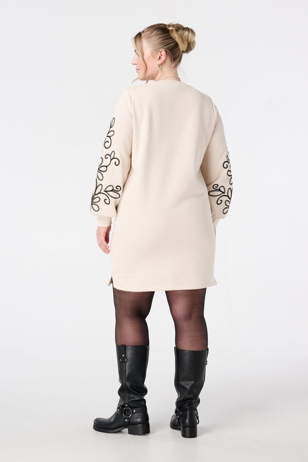 Sweaterkleid mit Stickereidetails image number 2