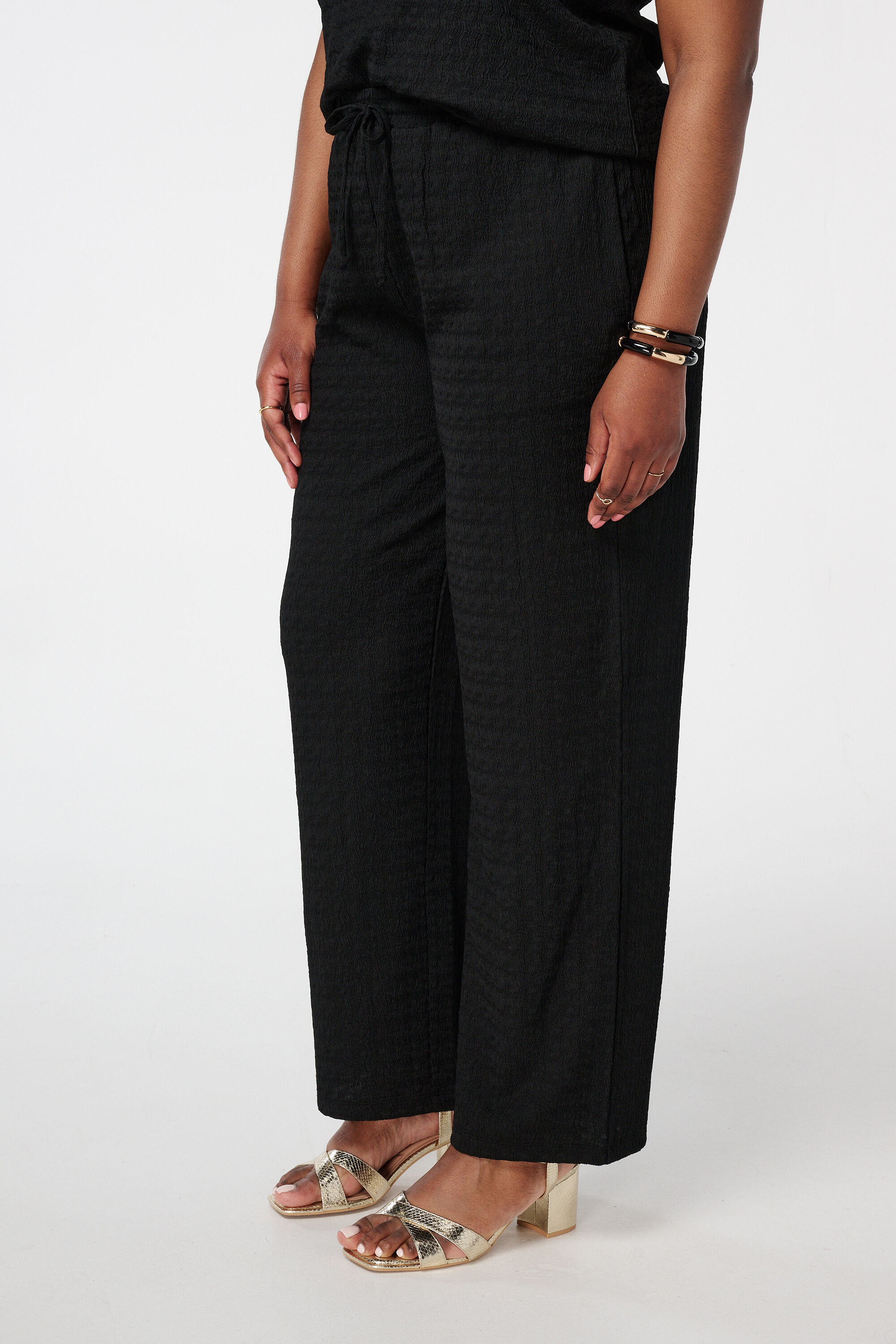 Strukturierte Hose mit Schleifenbund image number 5