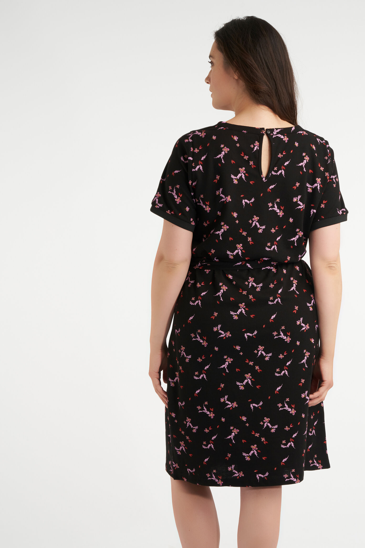 Kleid mit Bindeg&uuml;rtel image number 4