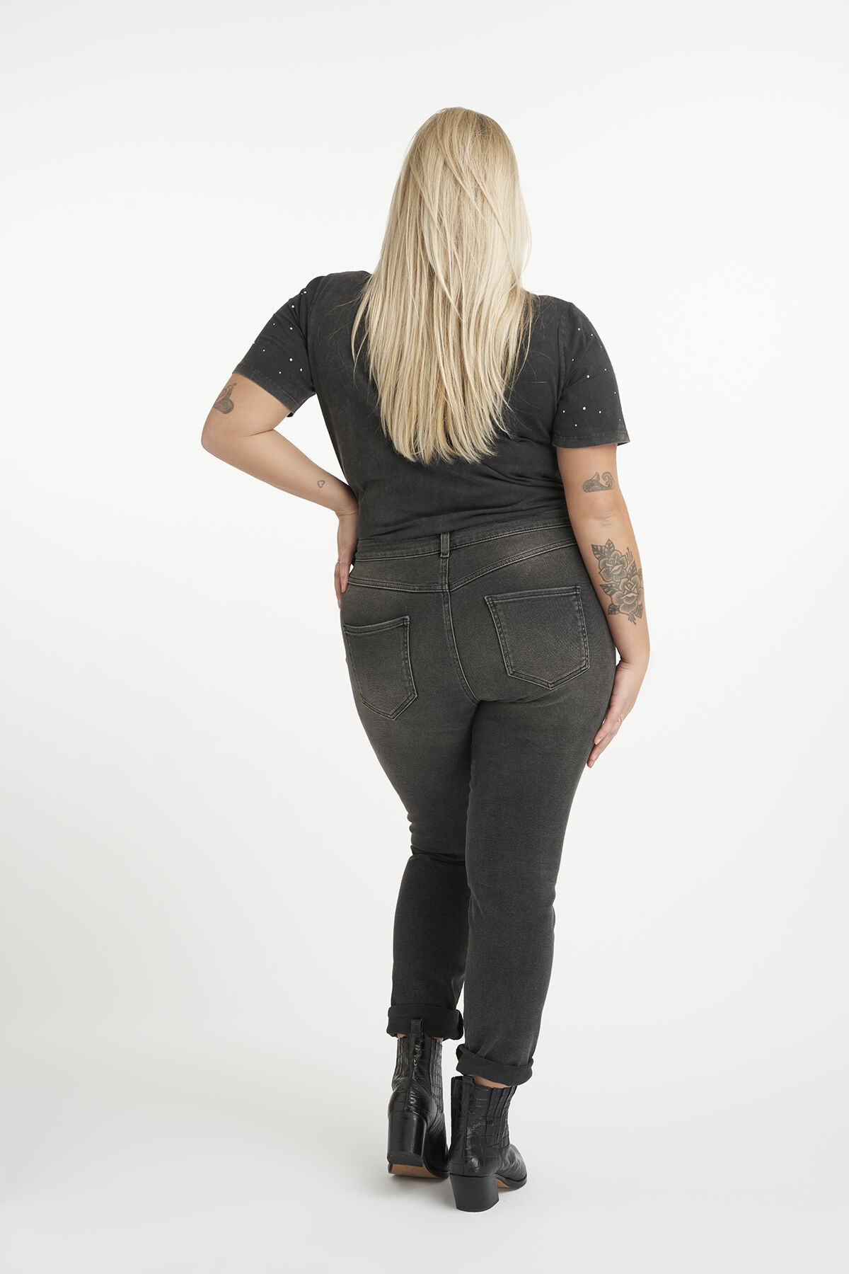 Jeans mit Used-Look image number 4