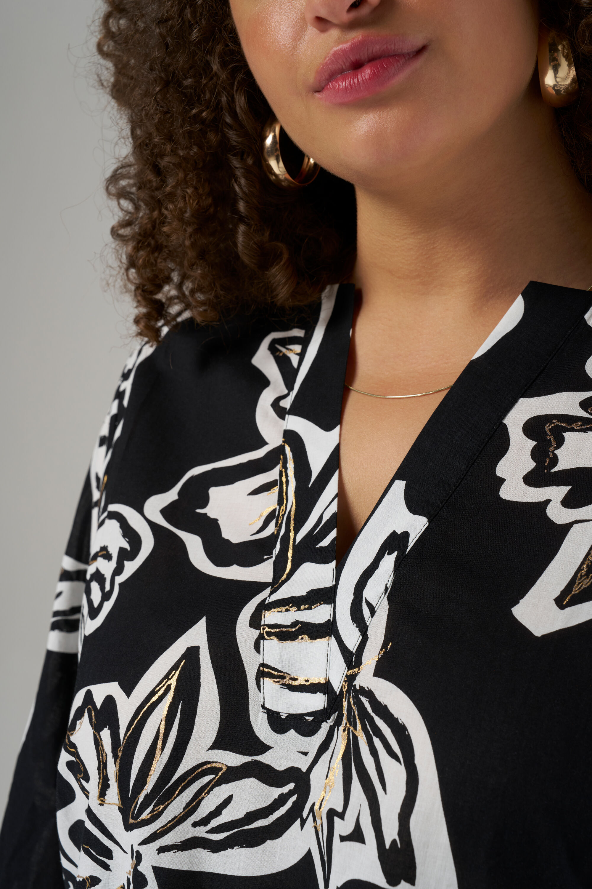 Bluse mit V-Ausschnitt image number 4