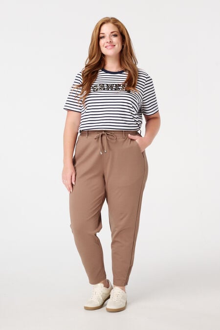 Schlank geschnittene Hose Schlank geschnittene Hose