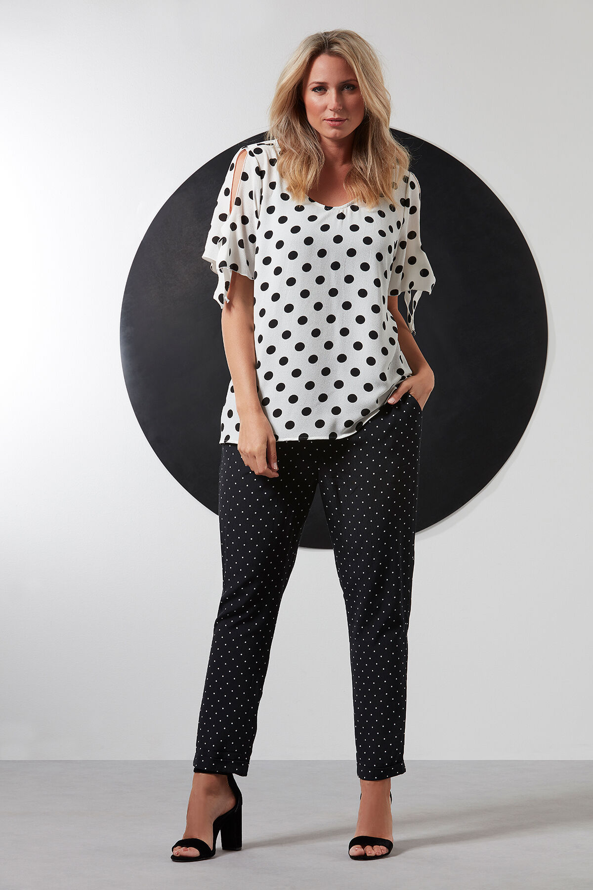 Bluse mit Punkten image number 5