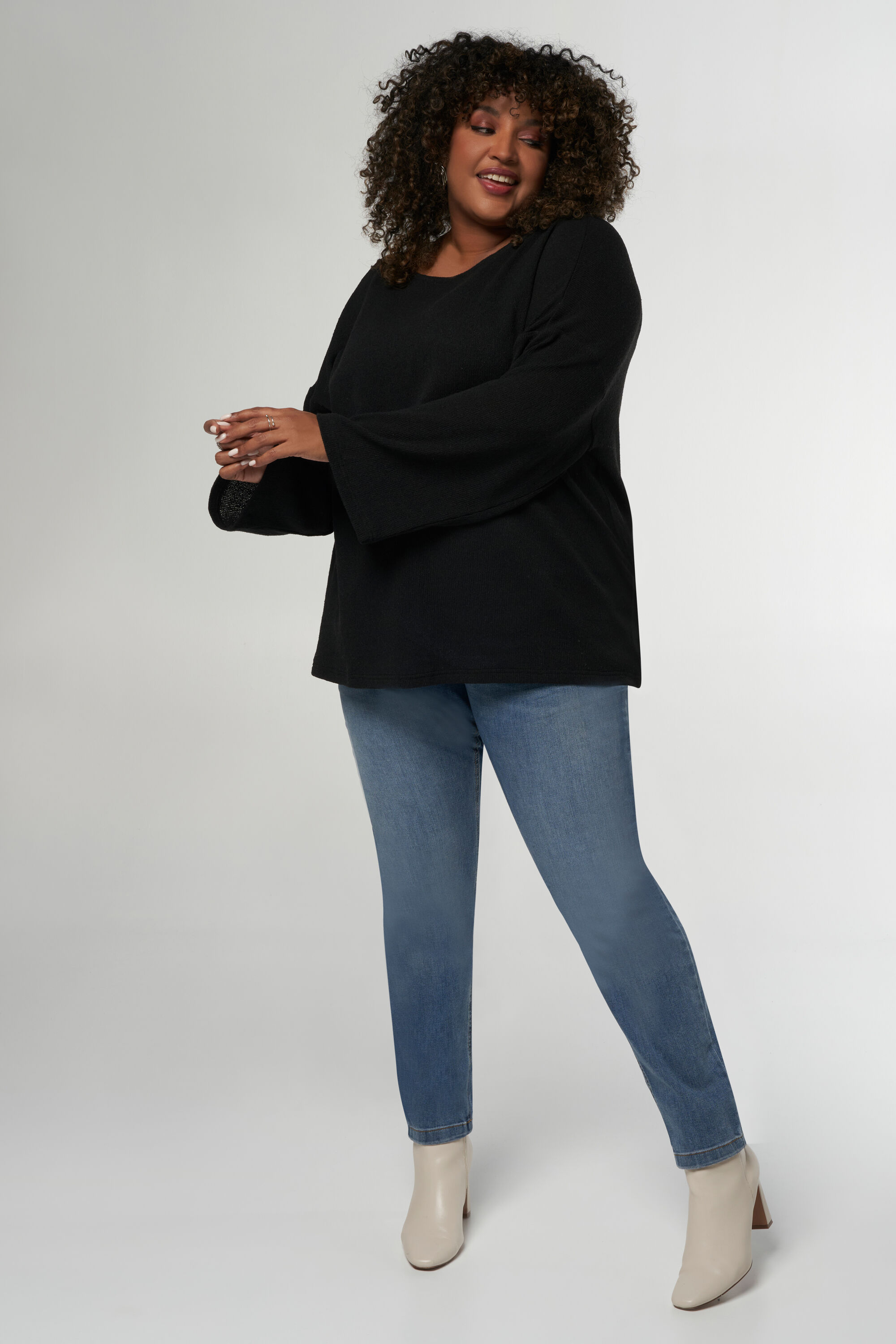 Top mit langen und ausgestellten &Auml;rmeln image number 5