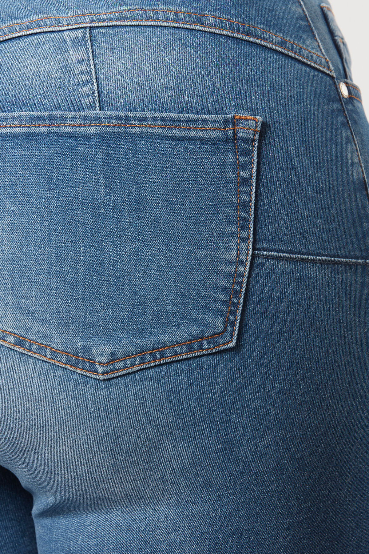 Magic Simplicity LIFTS Capri image number 3