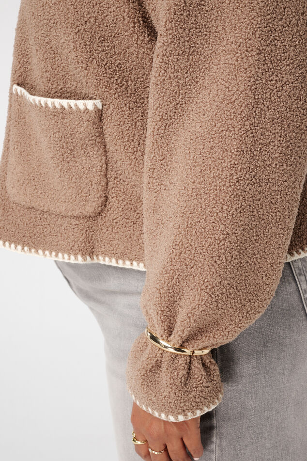 Teddyjacke mit Ziernähten und Knopfverschluss image number 6