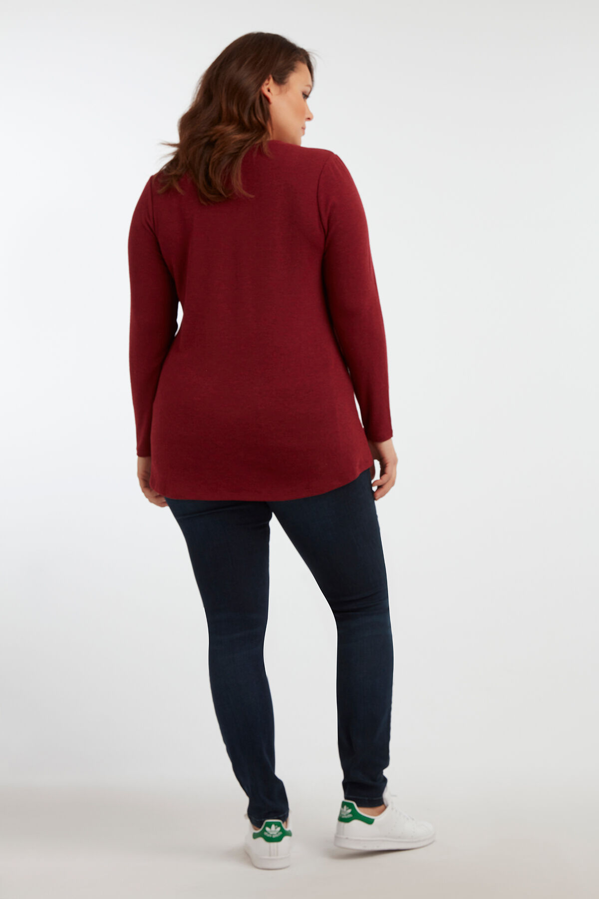 T-Shirt mit V-Ausschnitt image number 4