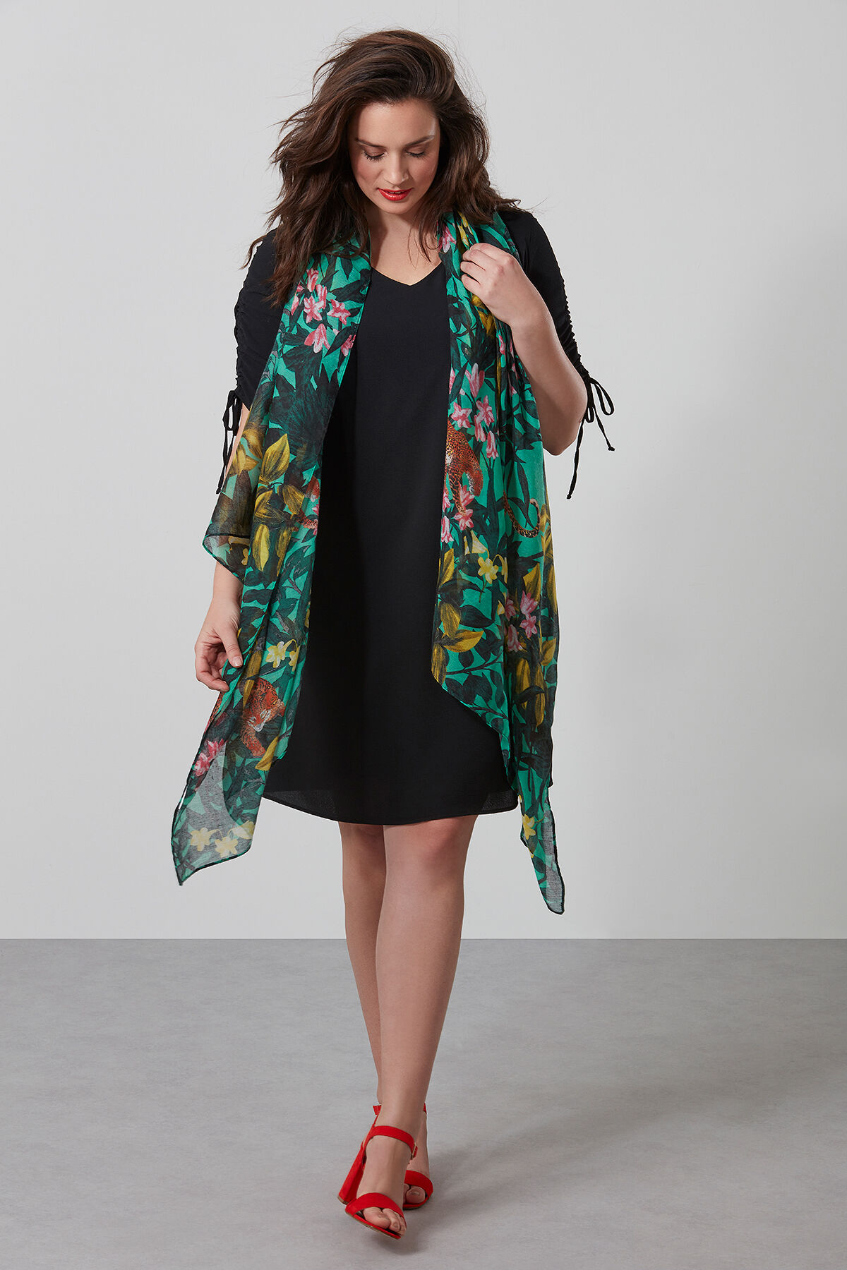 Einfarbiges Kleid mit Tunnelzug image number 4