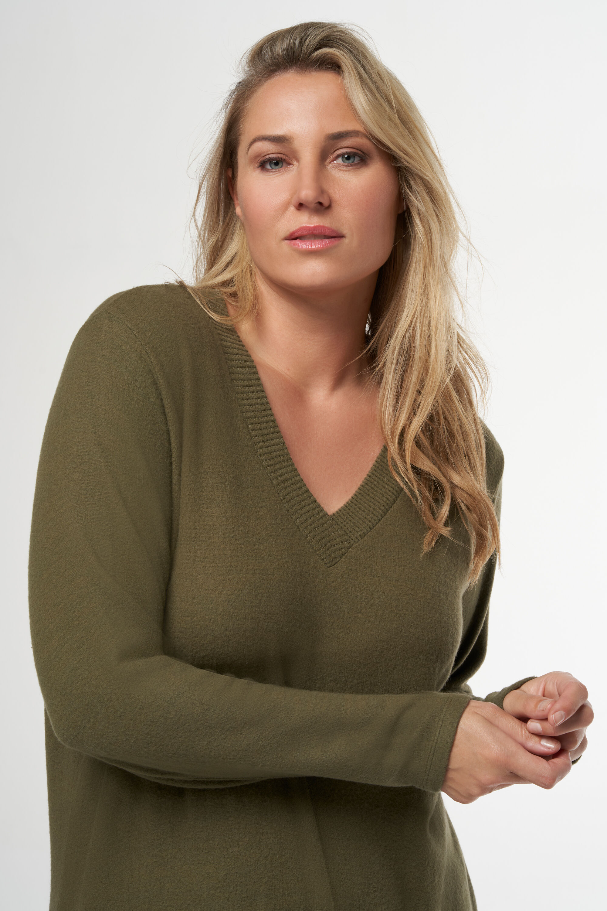 Weit geschnittenes Kleid aus weichem Stoff image number 6