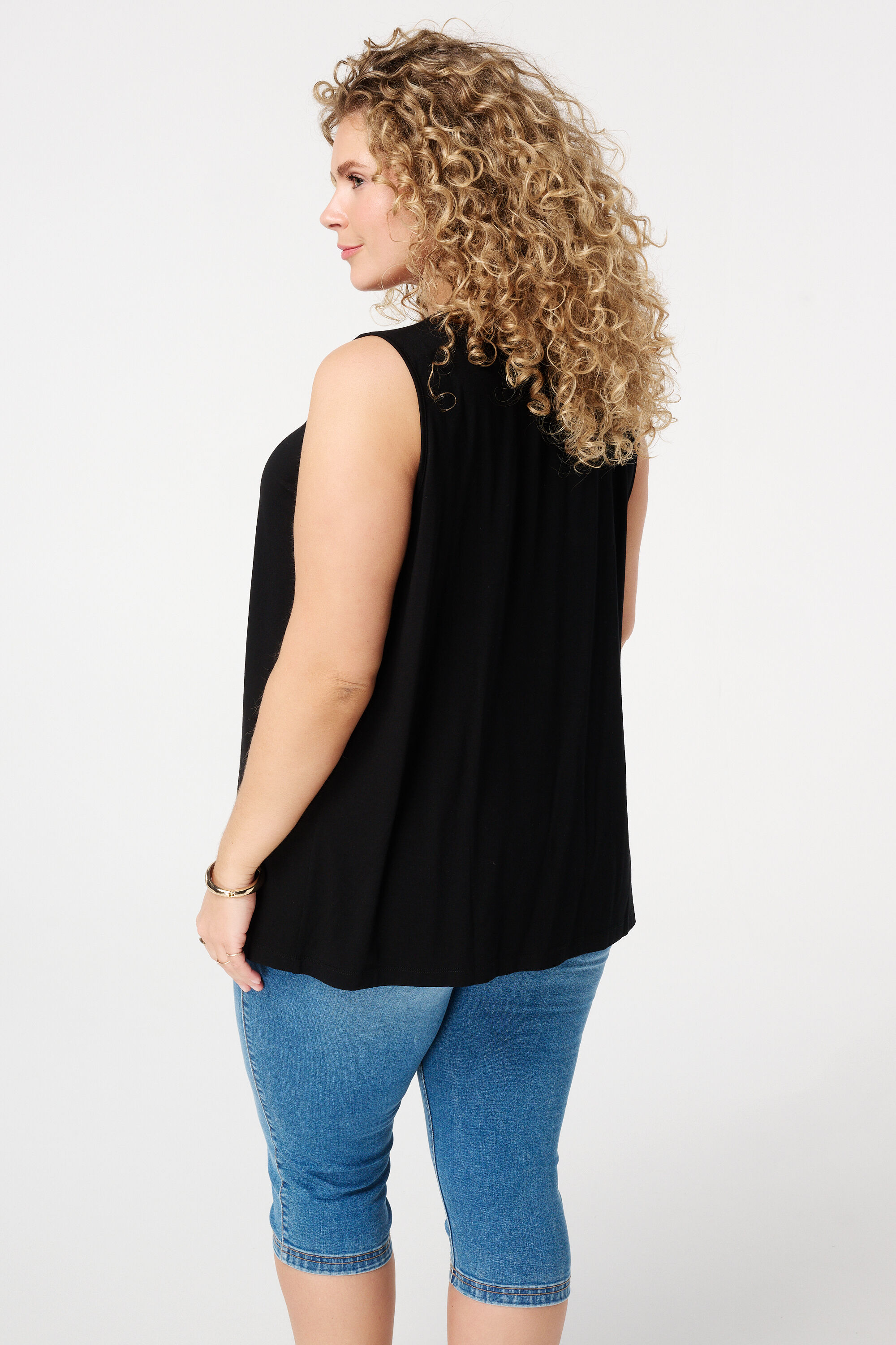 &Auml;rmelloses Oberteil mit Plissee-Details image number 3