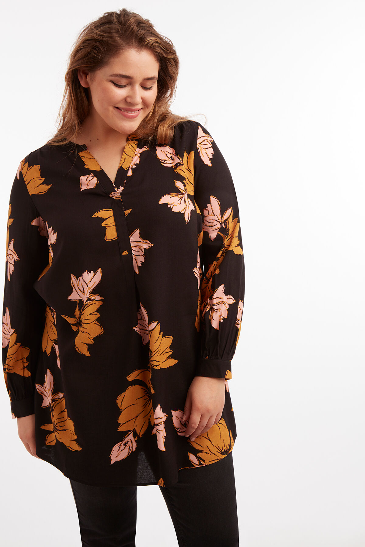 Tunika-Bluse mit floralem Print image number 5