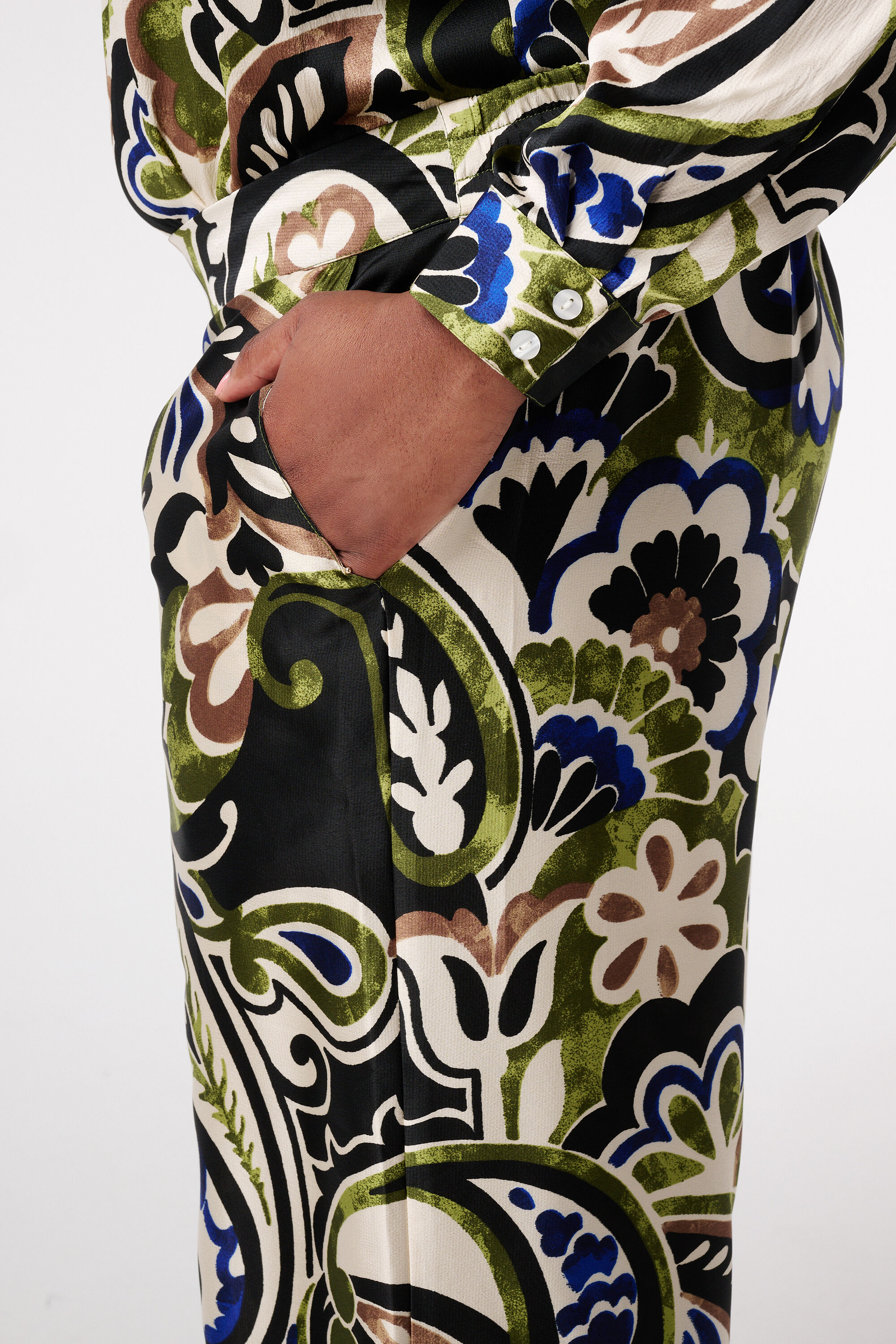 Hose mit Print image number 4