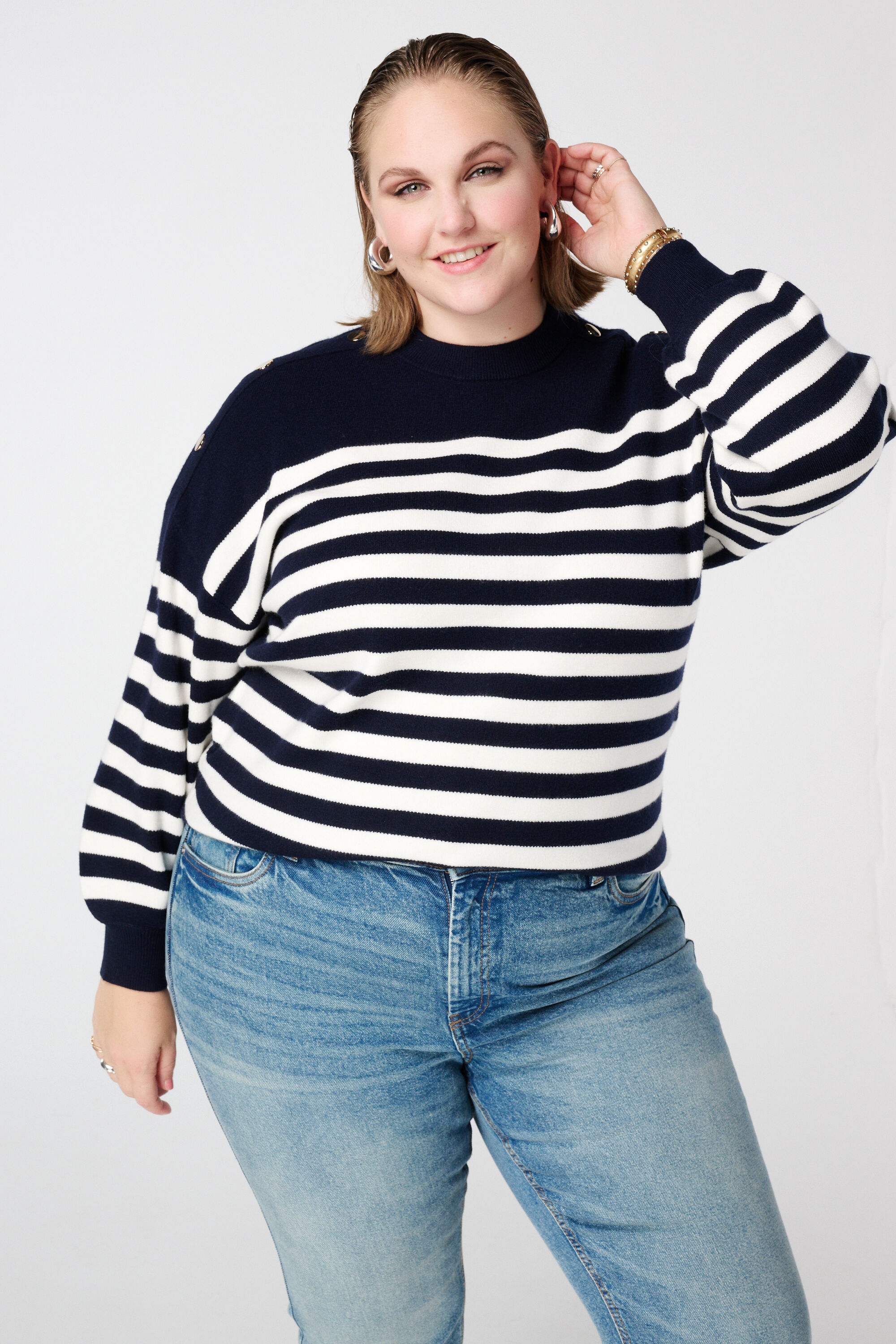 Gestreifter Pullover mit Knopfdetails