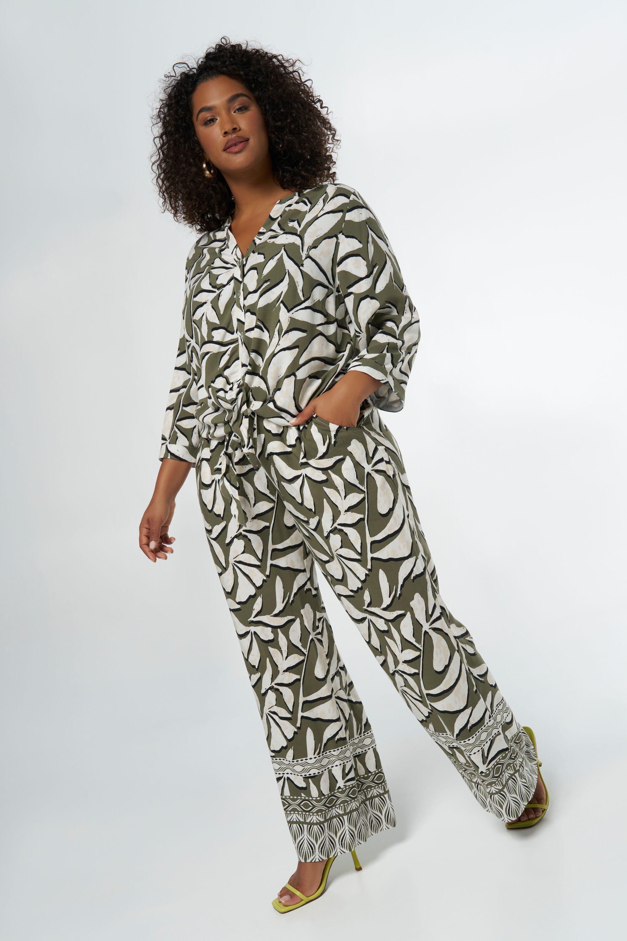 Bluse mit Schleifendetail image number 5