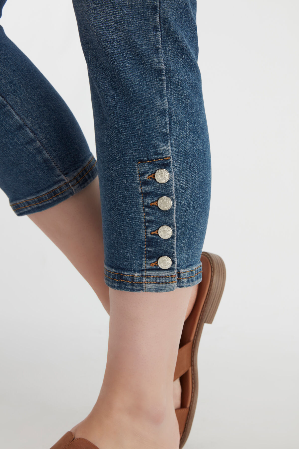 POPPY Treggings in k&uuml;rzerem Schnitt mit Kn&ouml;pfen  image number 4