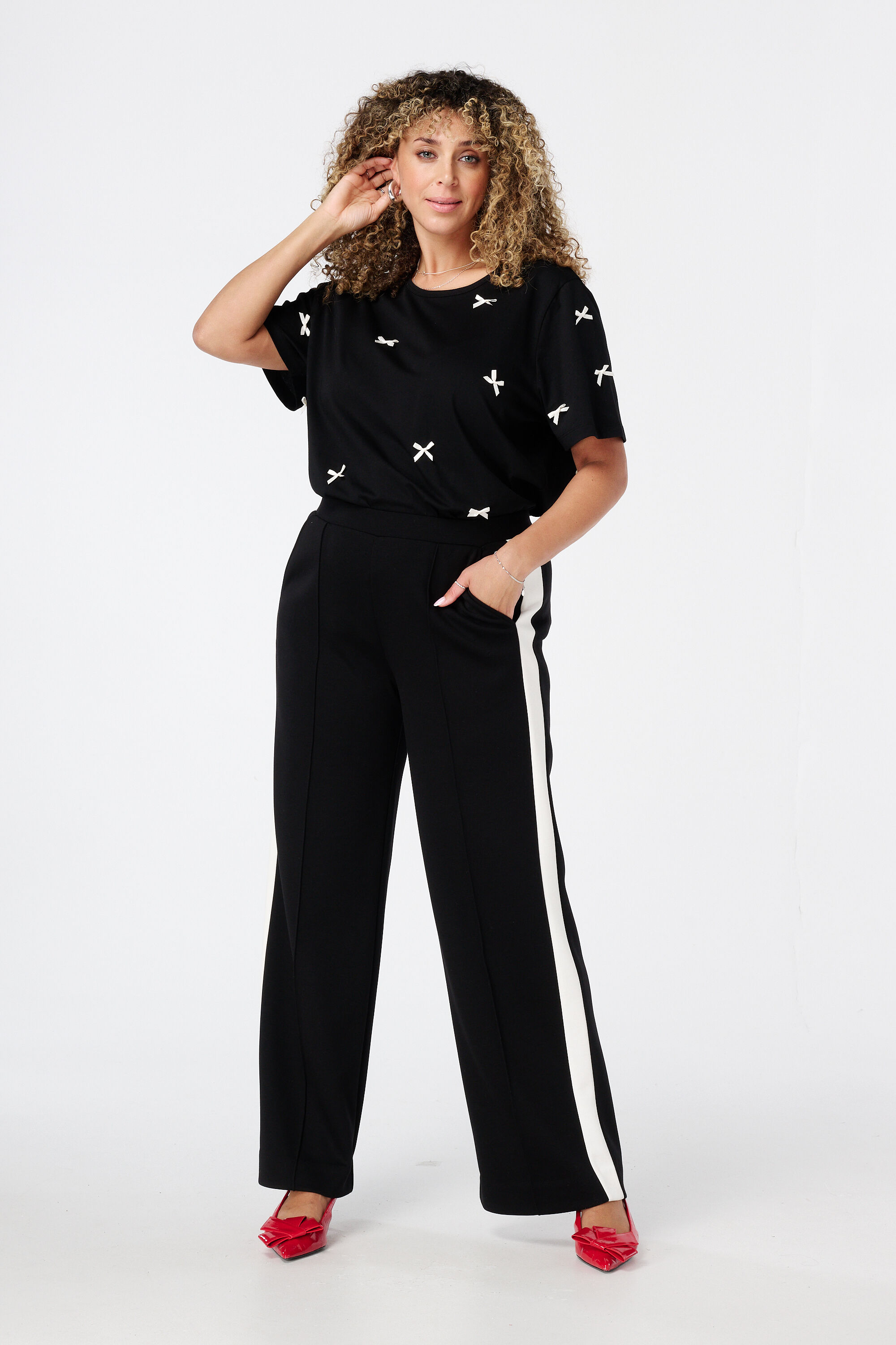 T-Shirt mit Schleifendetail image number 5